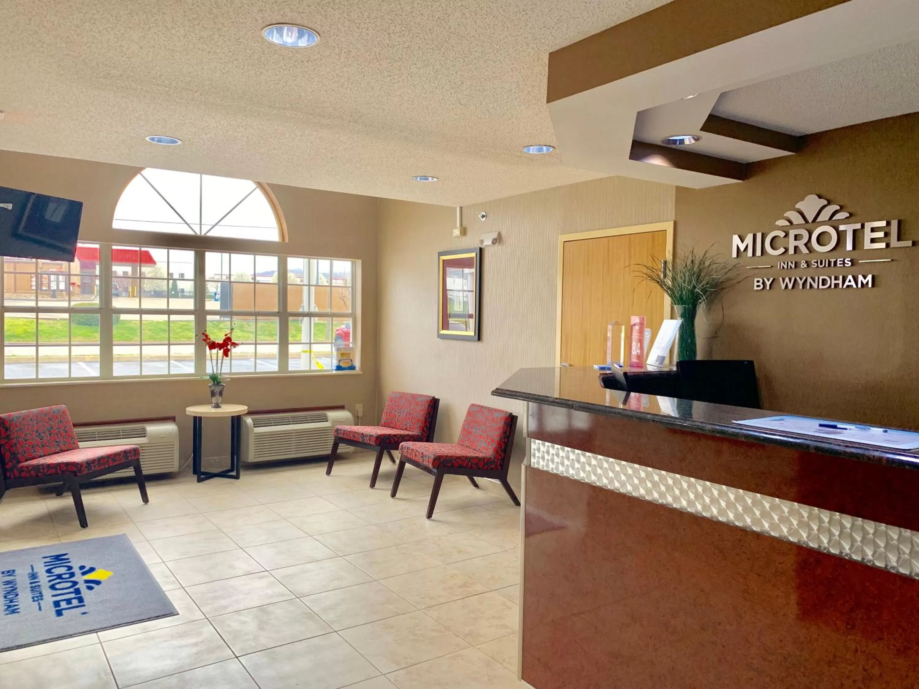 Lobby or reception in Microtel Inn & Suites by Wyndham Charleston