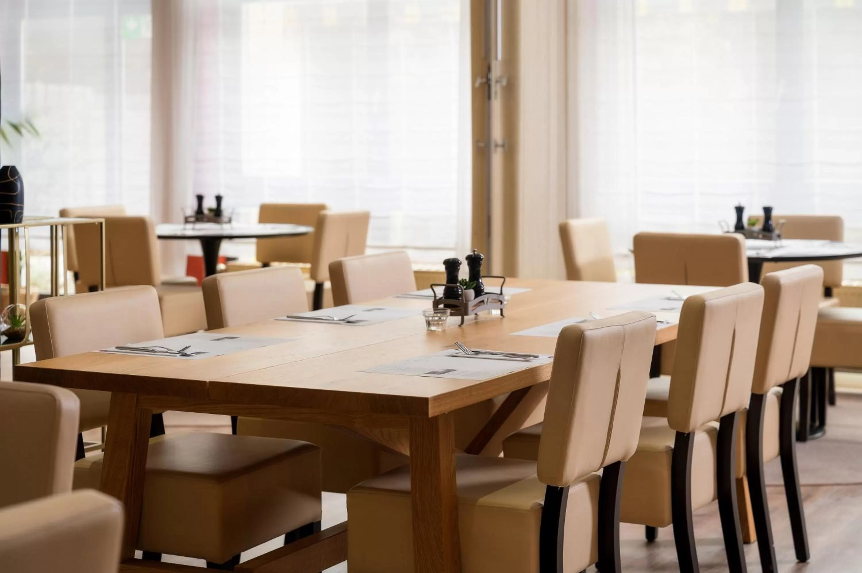 Dining area in Four Stars by City Hotel