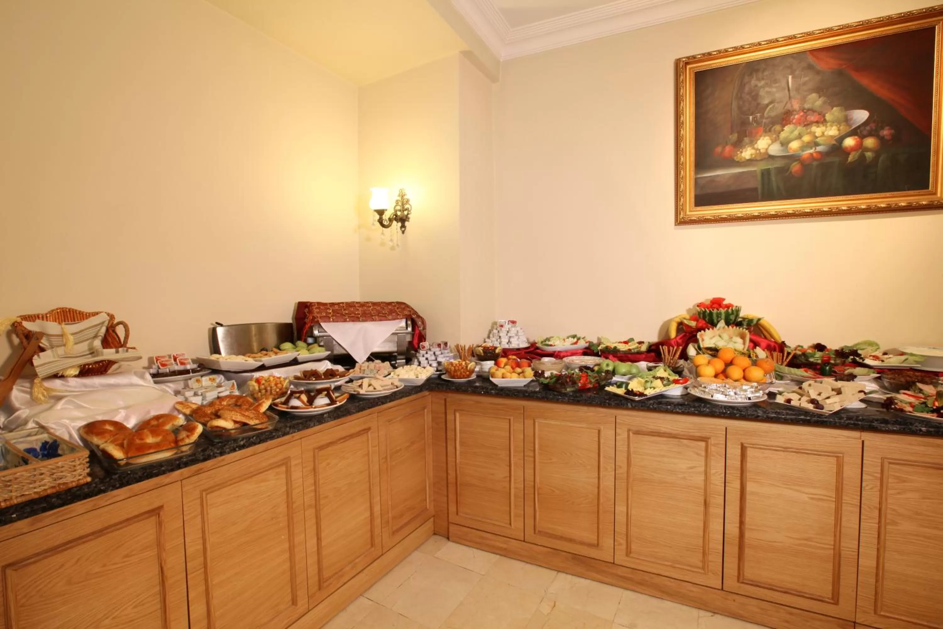Restaurant/places to eat in Sirkeci Park Hotel