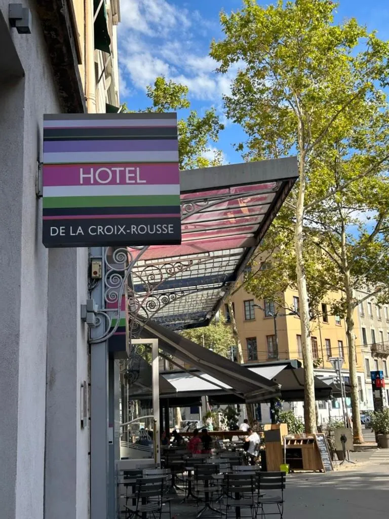 Facade/entrance in Hôtel de la Croix-Rousse