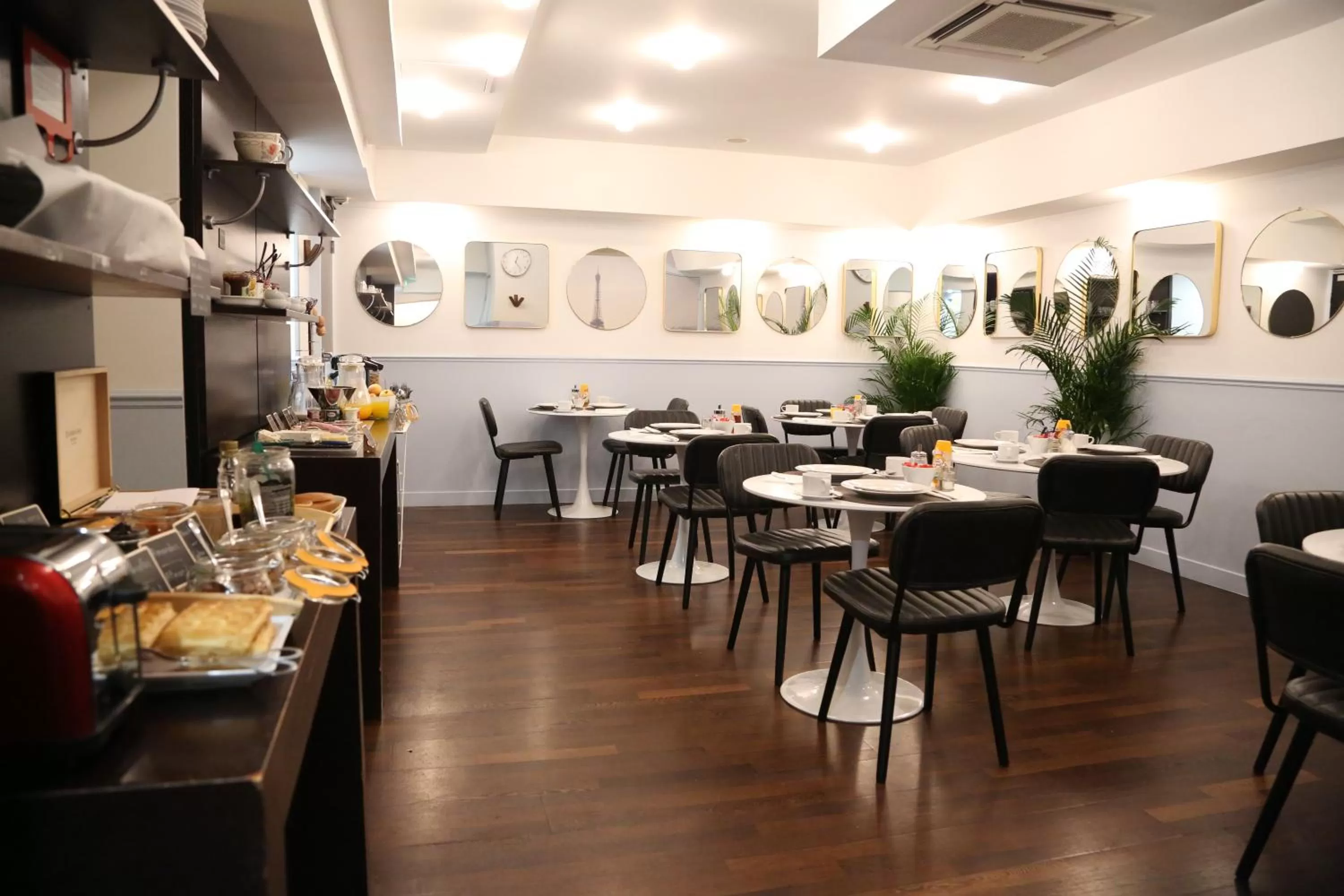 Buffet breakfast in Stella Etoile