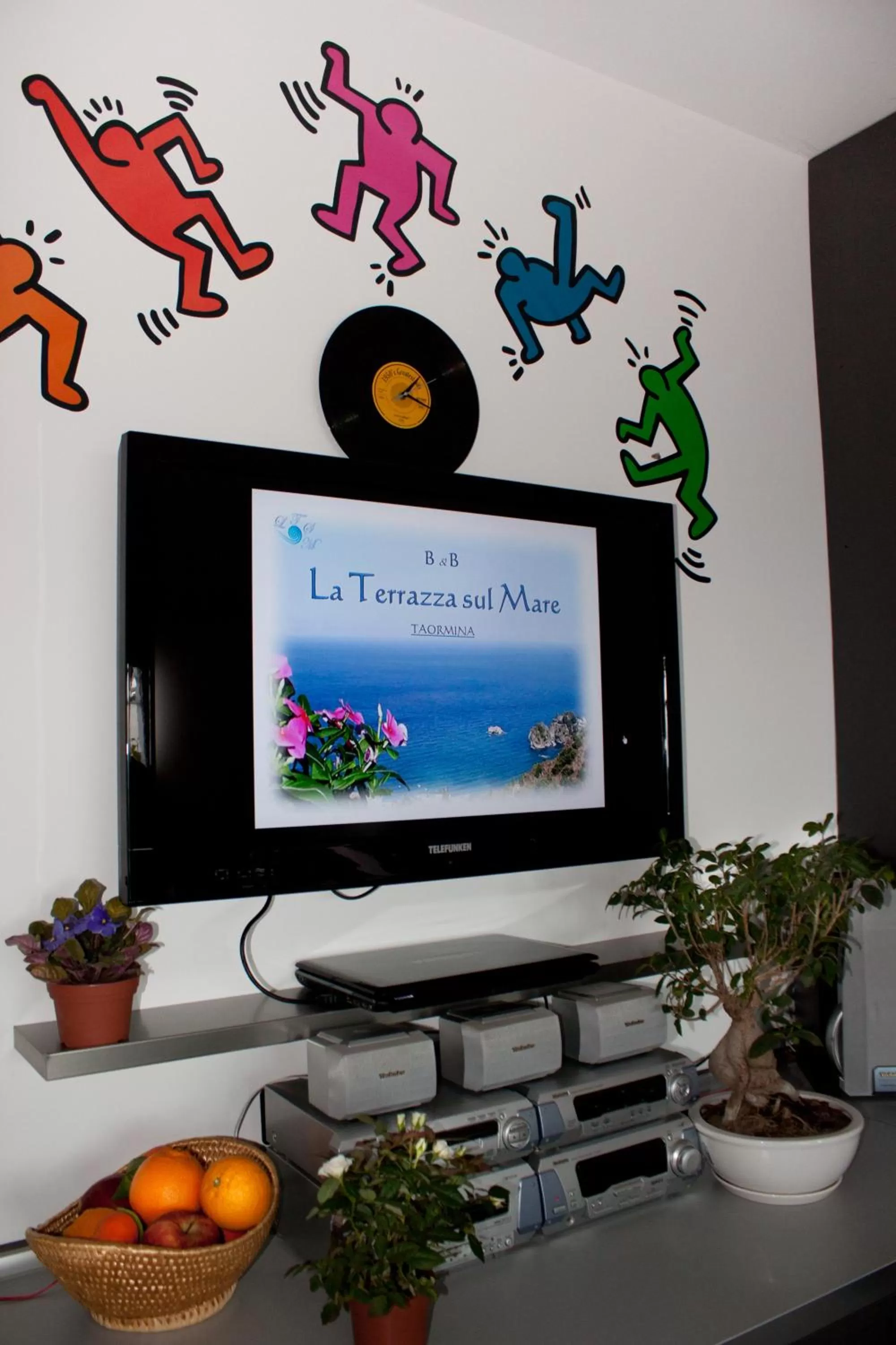 TV and multimedia in B&B La Terrazza Sul Mare Taormina