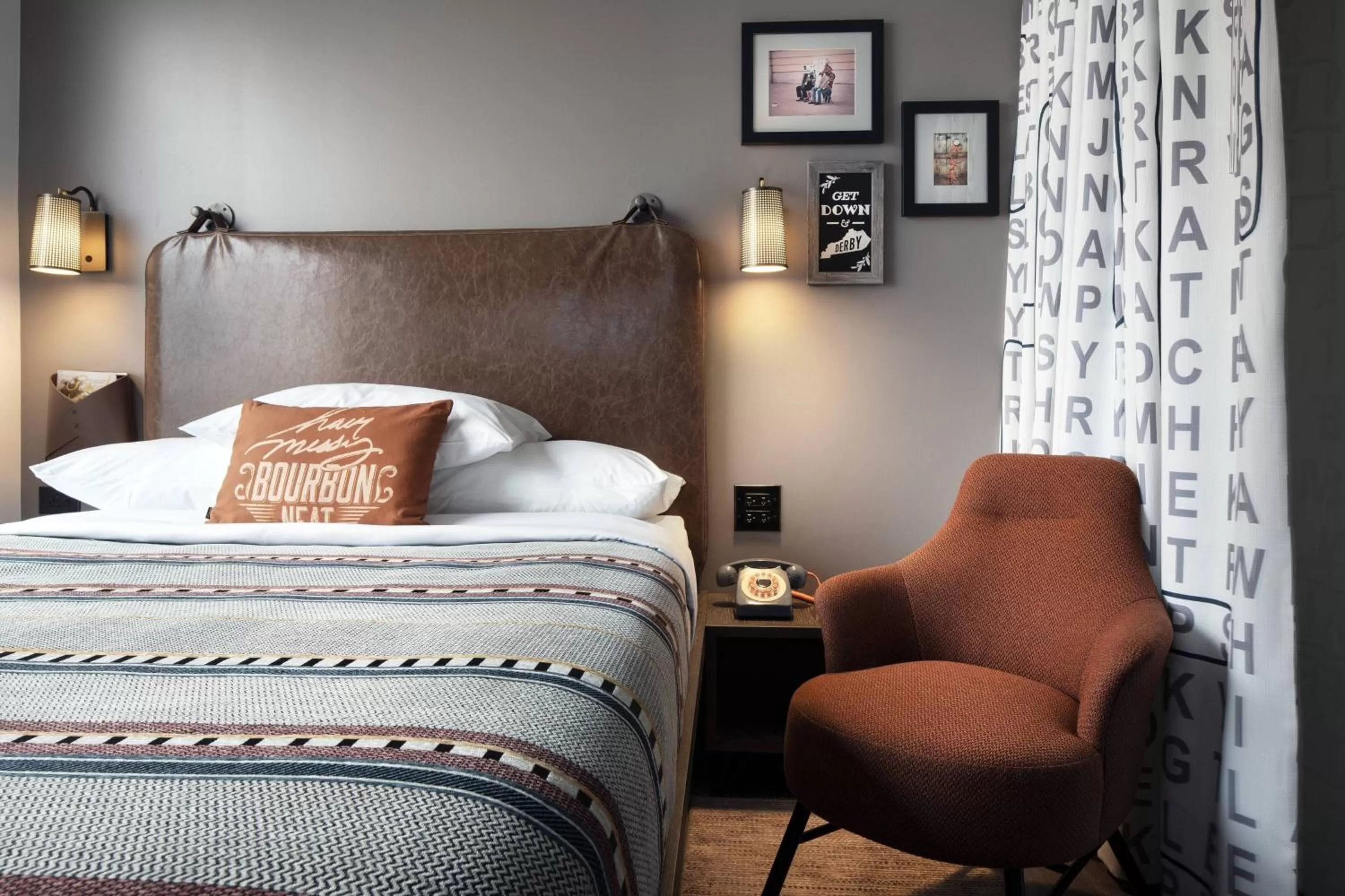 Photo of the whole room, Bed in Moxy Louisville Downtown