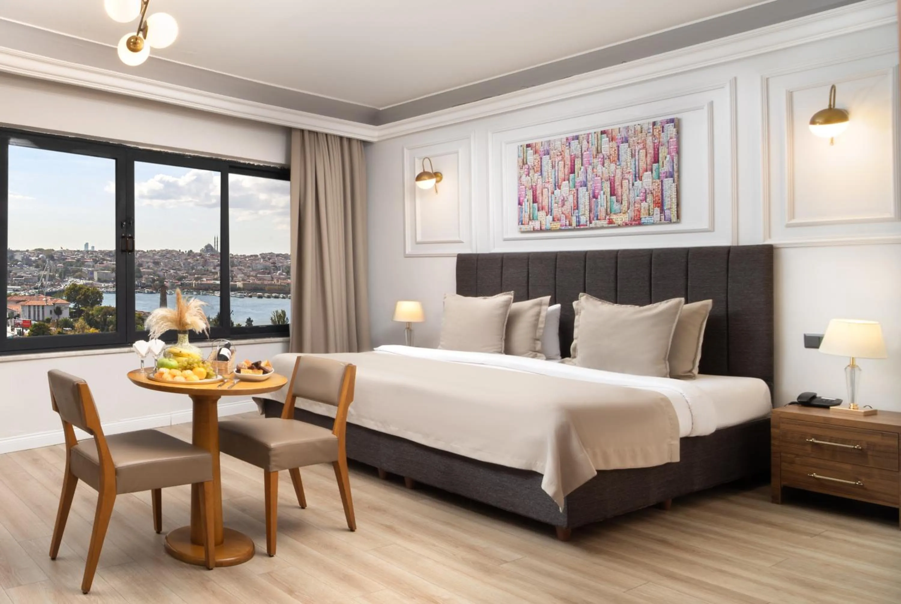 Bed in Elan Hotel Istanbul Pera