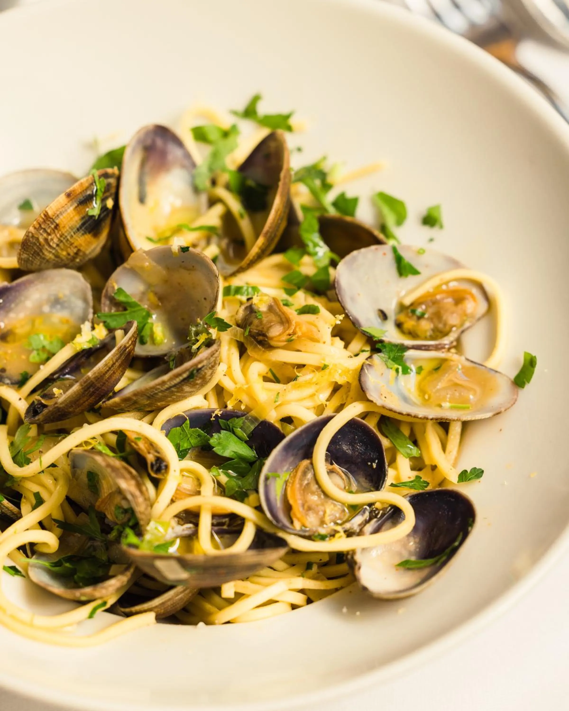 Restaurant/places to eat in Hotel Royal Saint Honore Paris Louvre