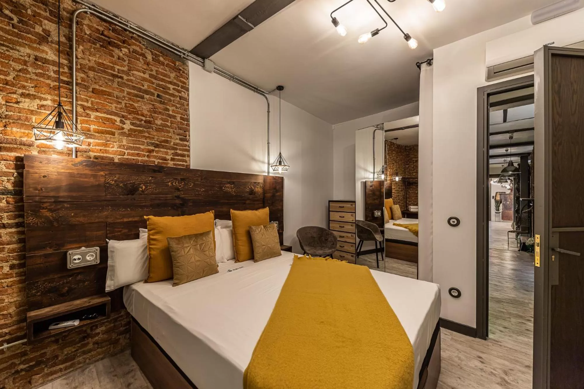 Dining Area in BNBHolder Boutique SOL