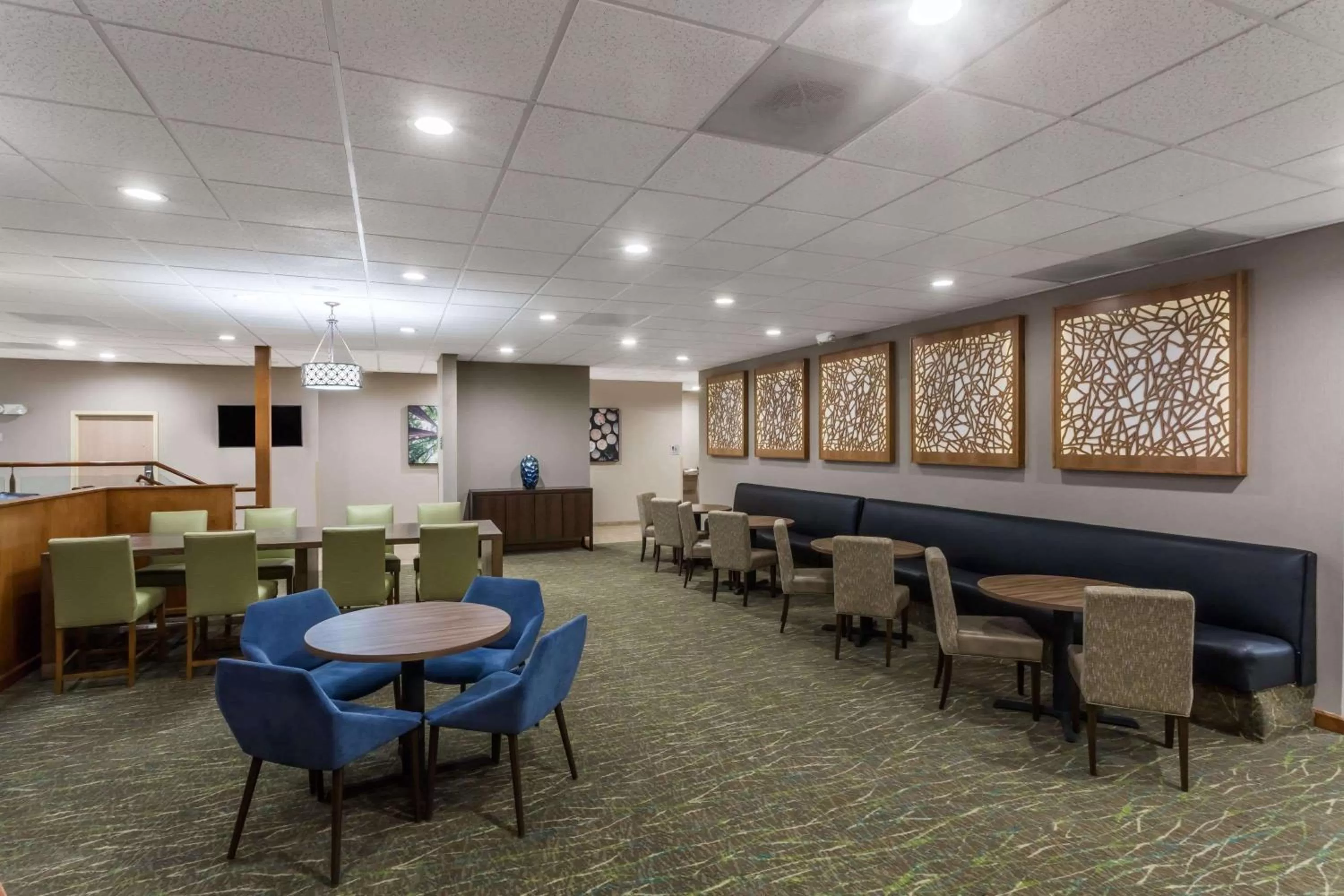 Restaurant/places to eat in Wyndham Garden Fresno Yosemite Airport