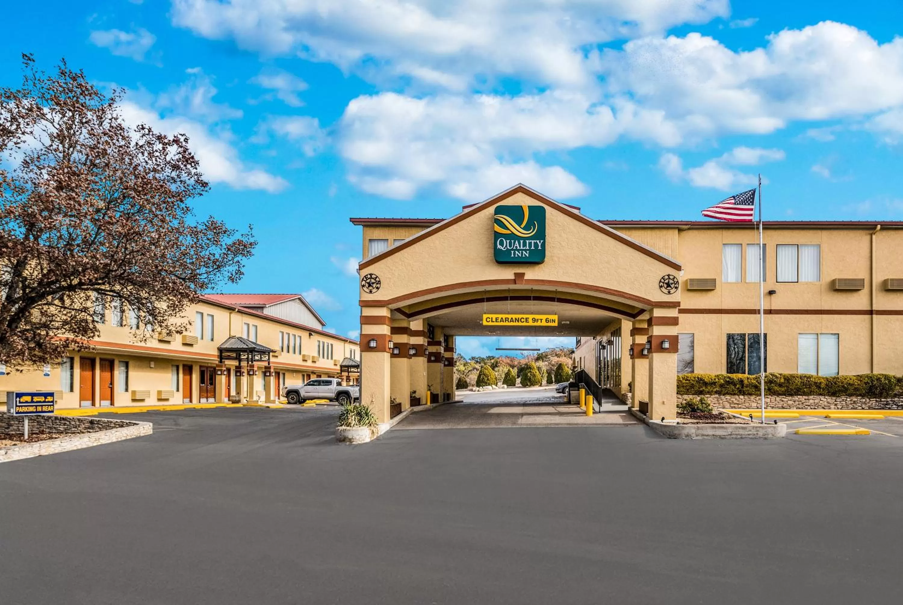 Property building in Quality Inn Ozona I-10