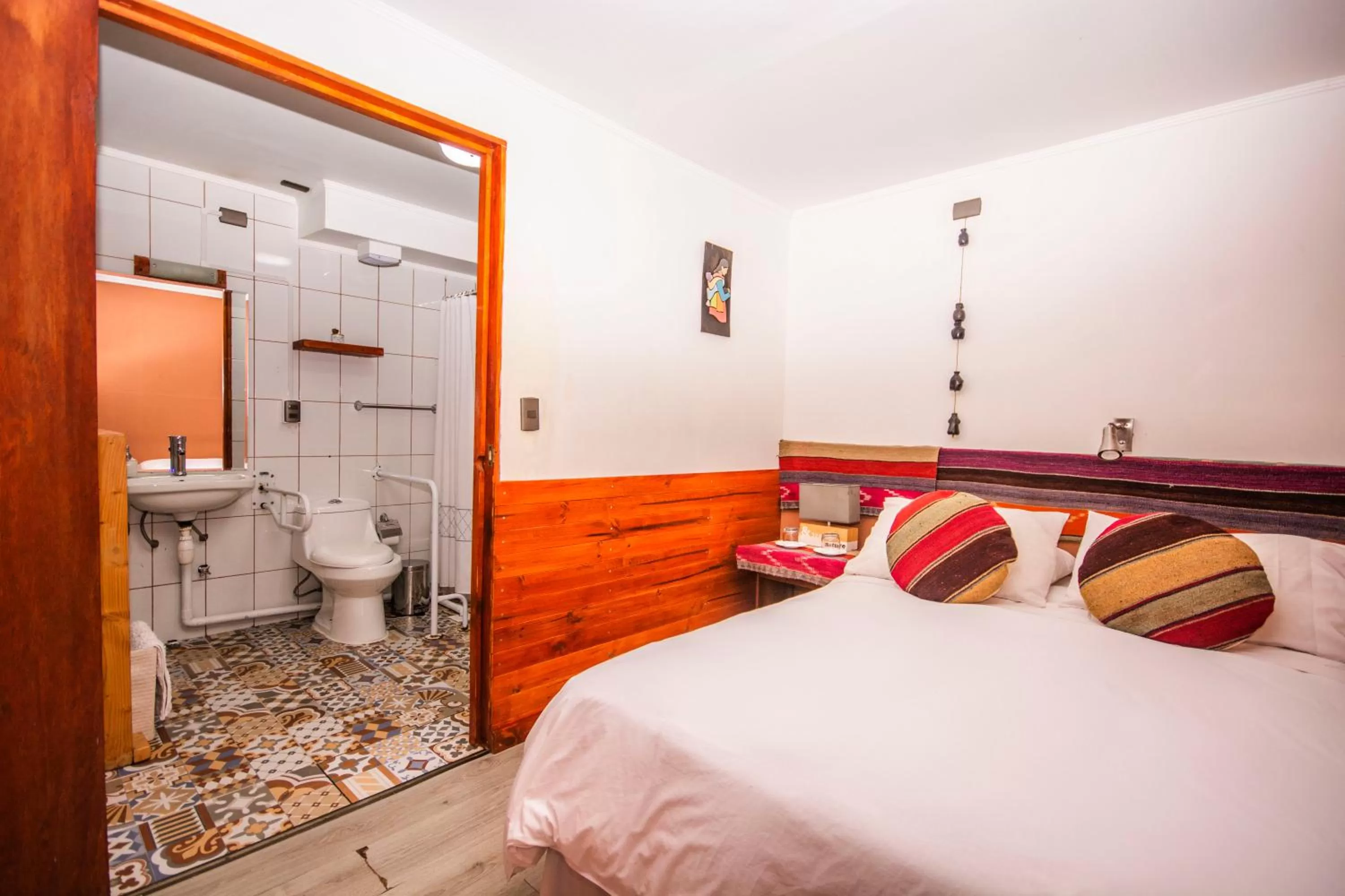 Bed, Bathroom in Hotel Casa Algarrobo