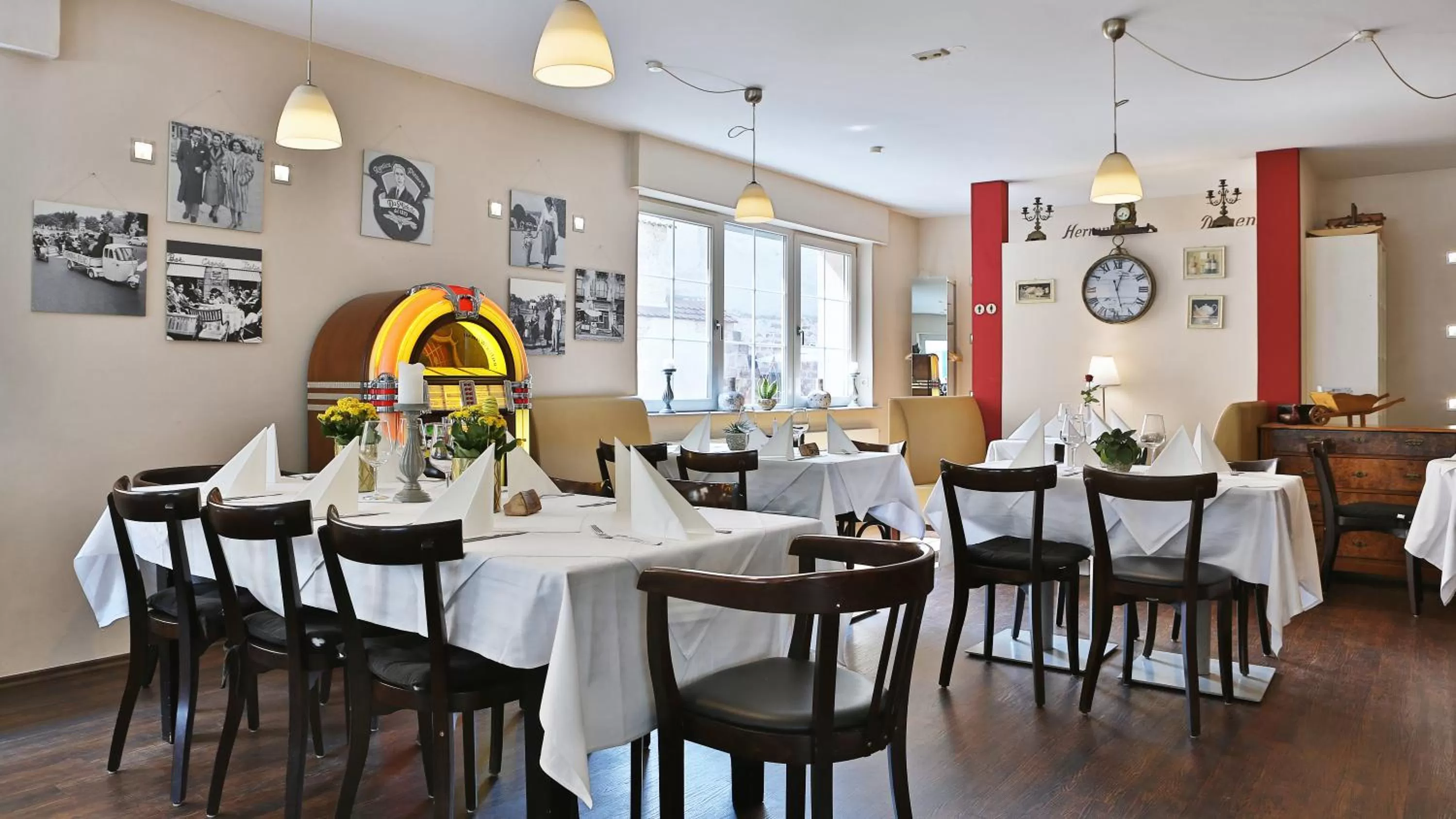 Restaurant/places to eat in Burgers Hotel