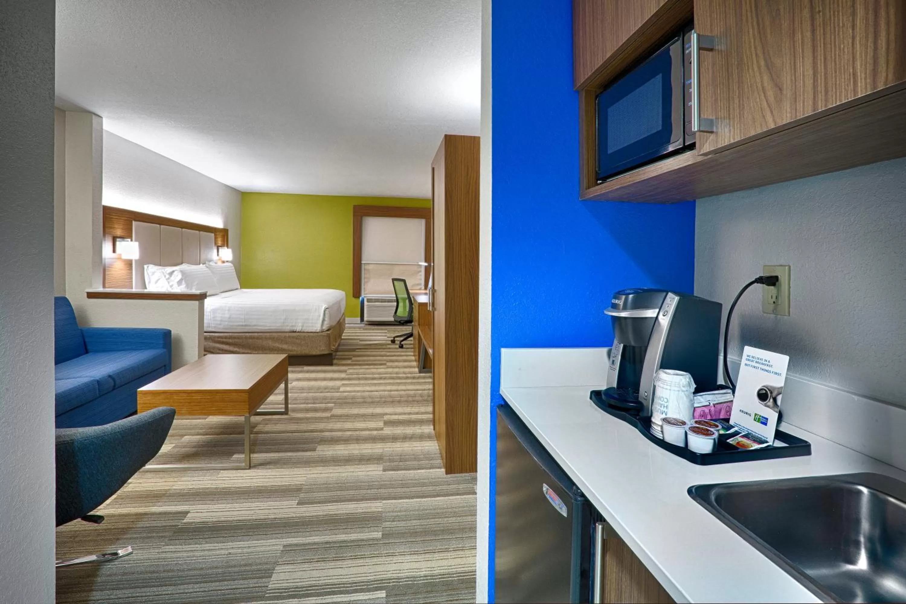 Photo of the whole room, Bed in Holiday Inn Express Hotel & Suites Jacksonville-South by IHG
