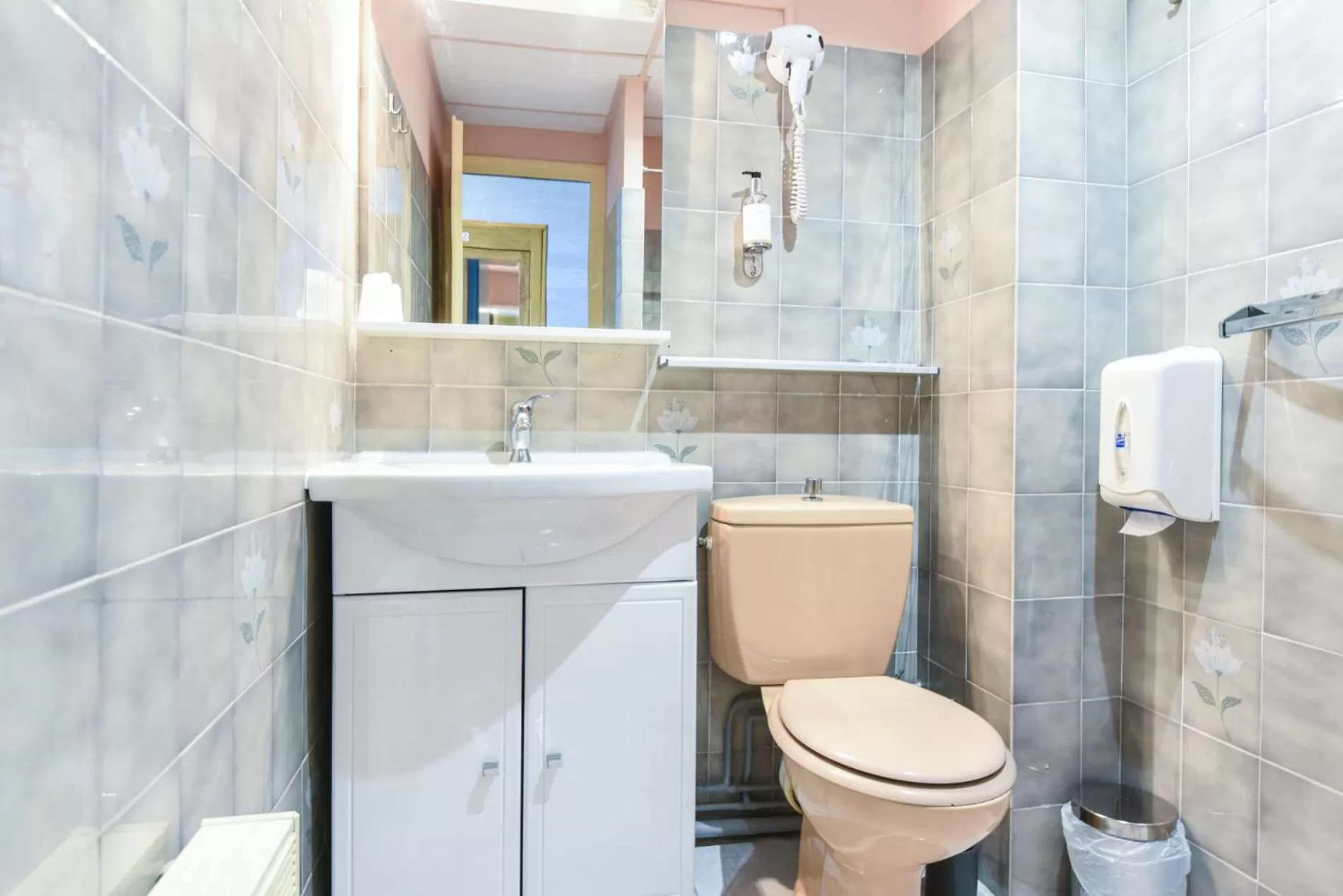 Bathroom in Hotel des Pyrénées