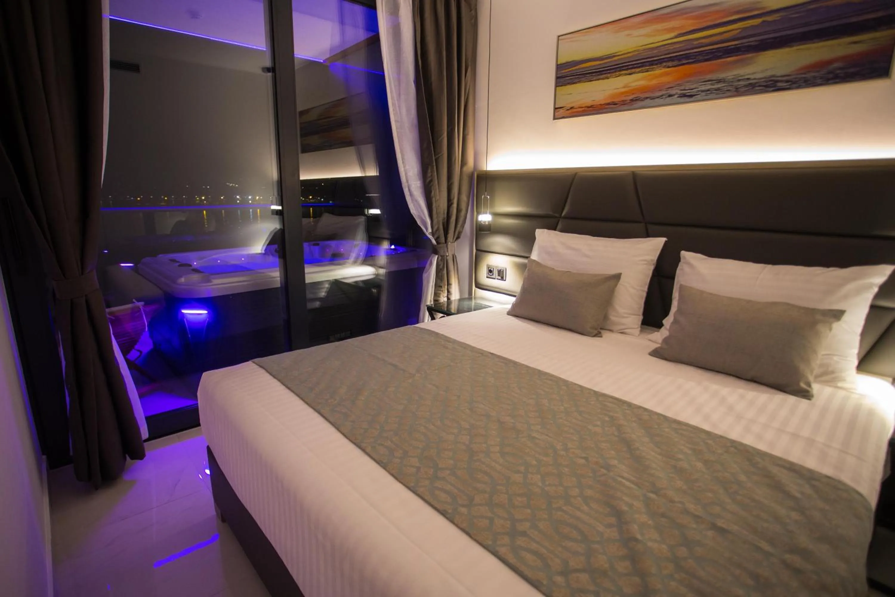 Night, Bed in LIBERTY PLAZA