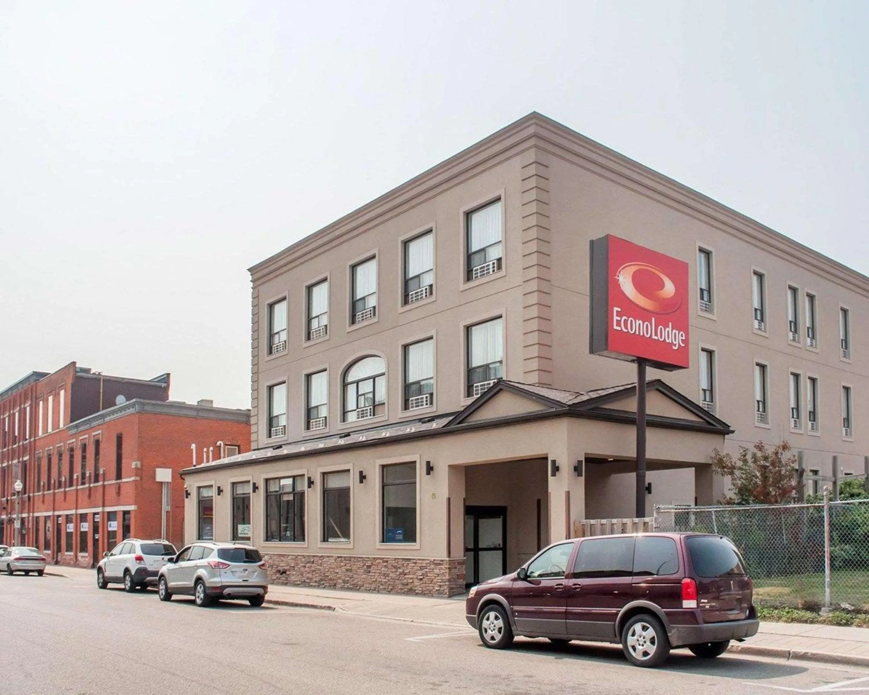 Property Building in Econo Lodge Woodstock