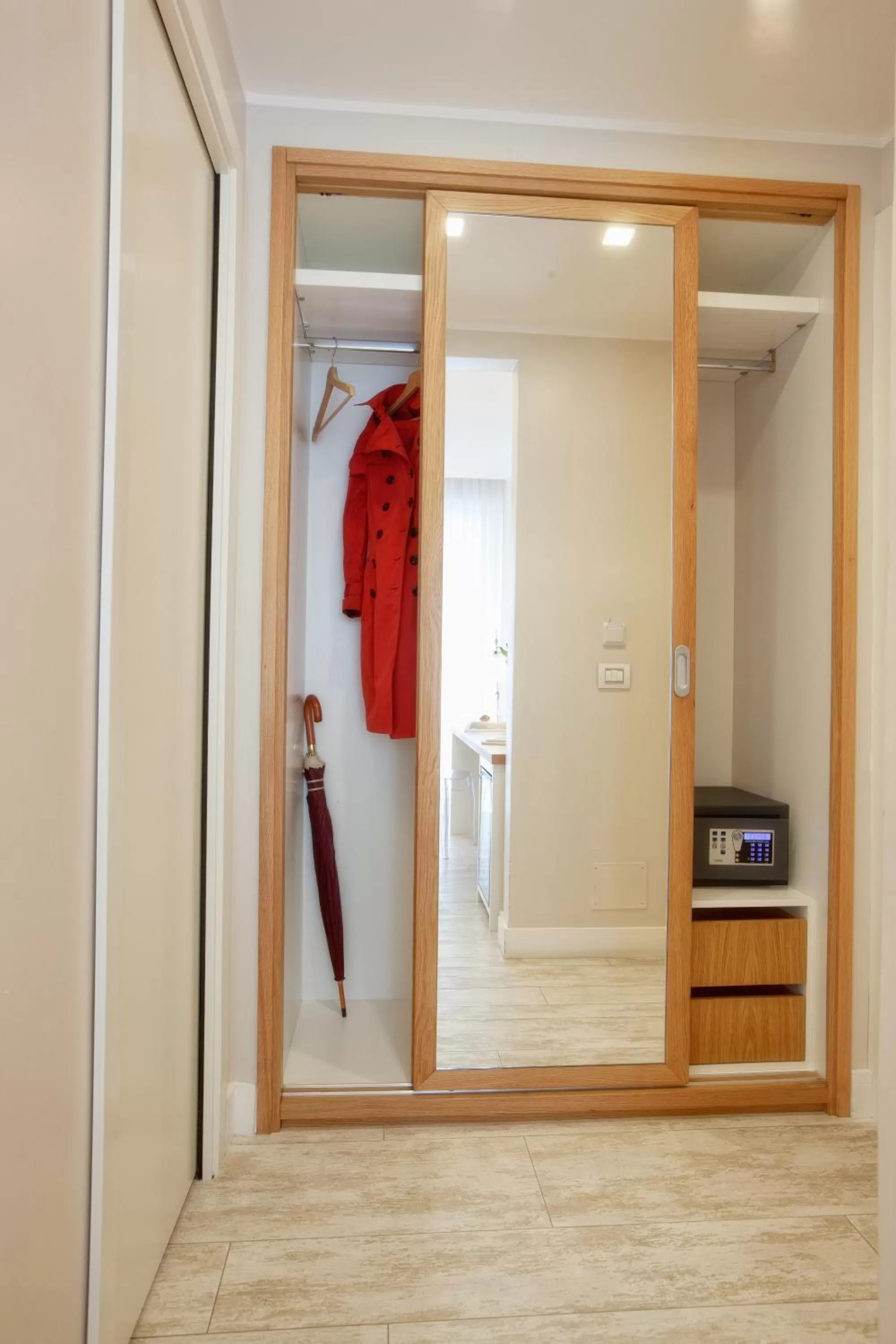 Area and facilities in Best Season