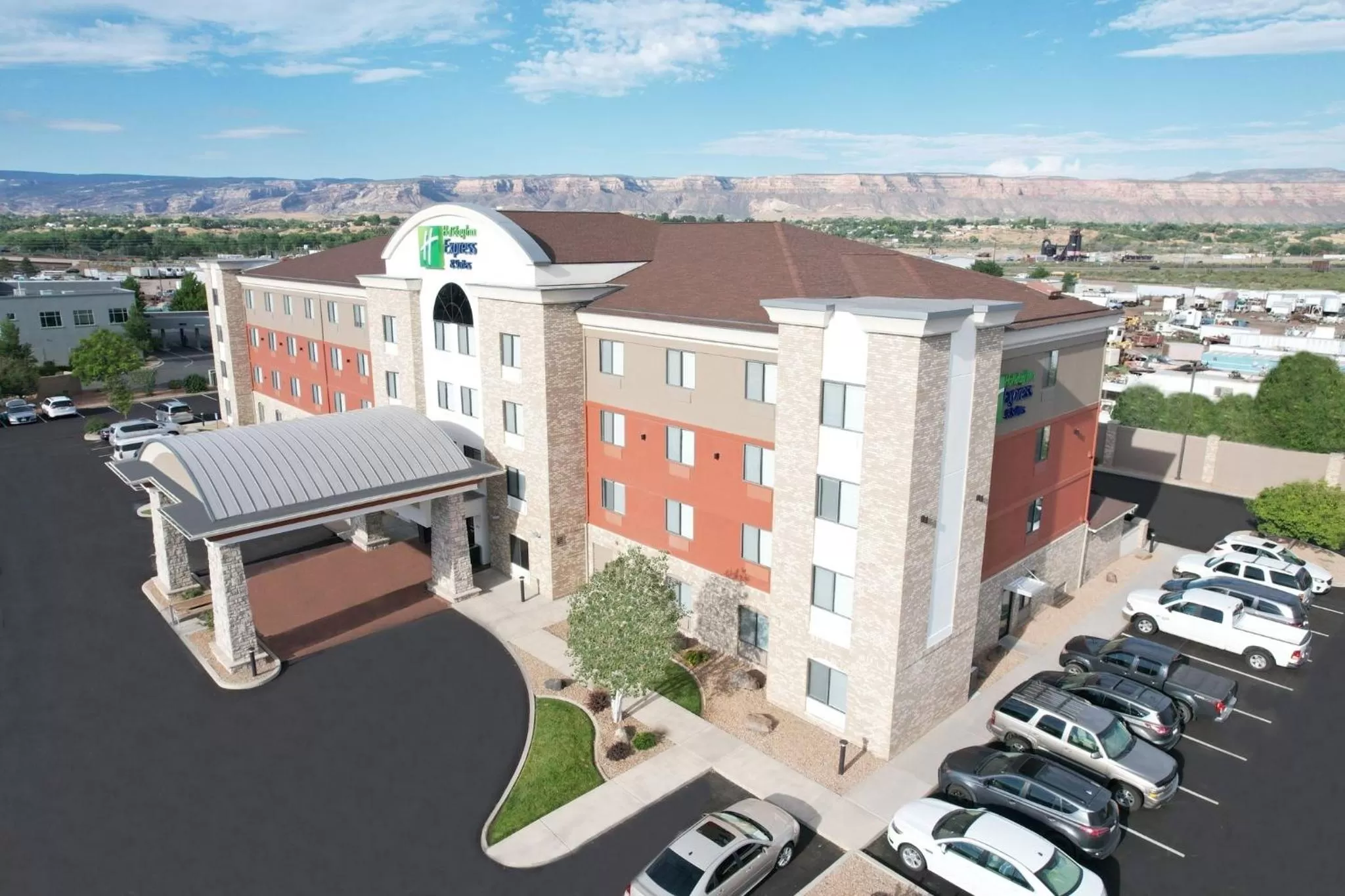 Property building in Holiday Inn Express Hotel & Suites Grand Junction by IHG
