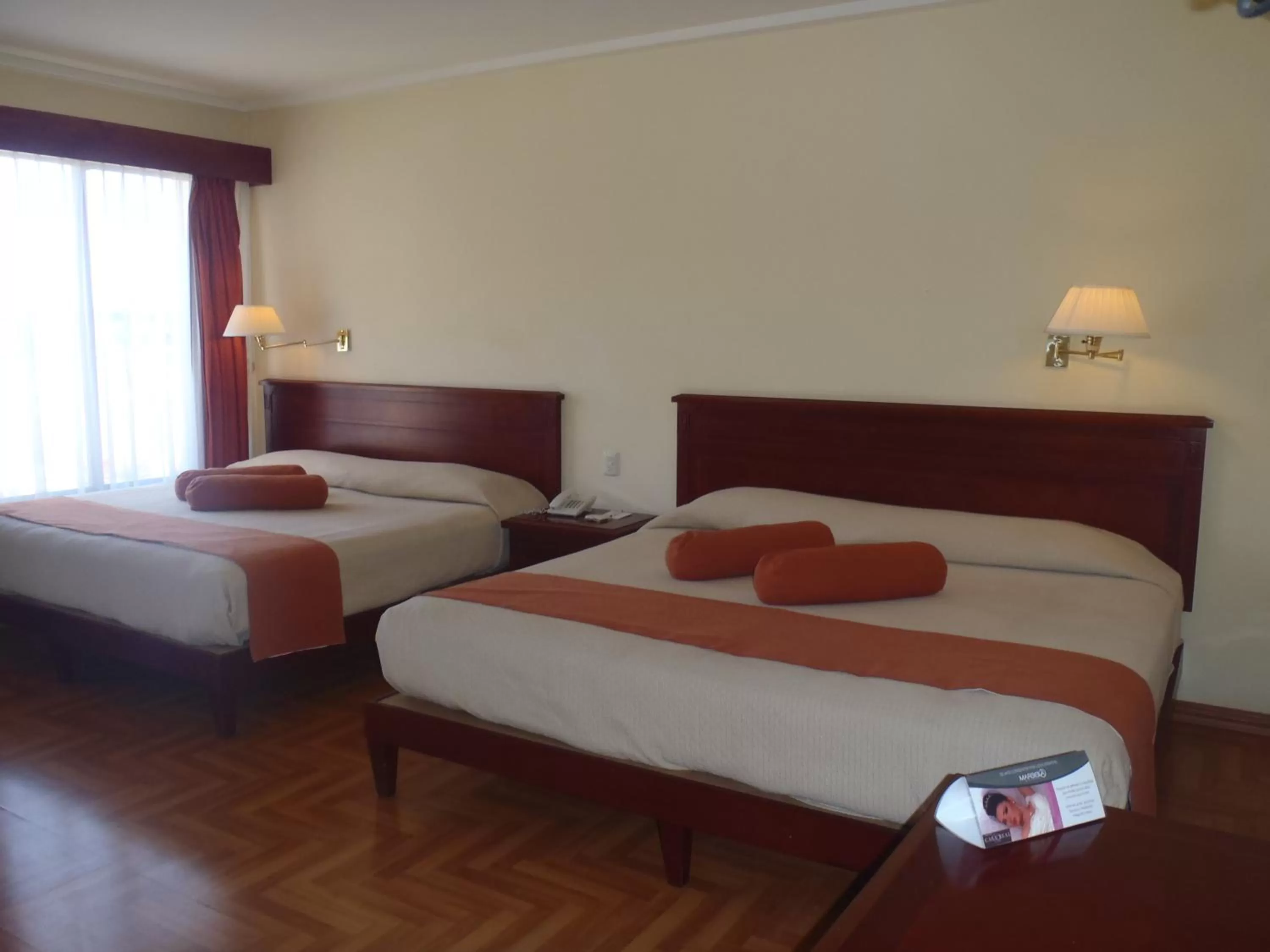 Photo of the whole room, Bed in Hotel Casa Real Tehuacan