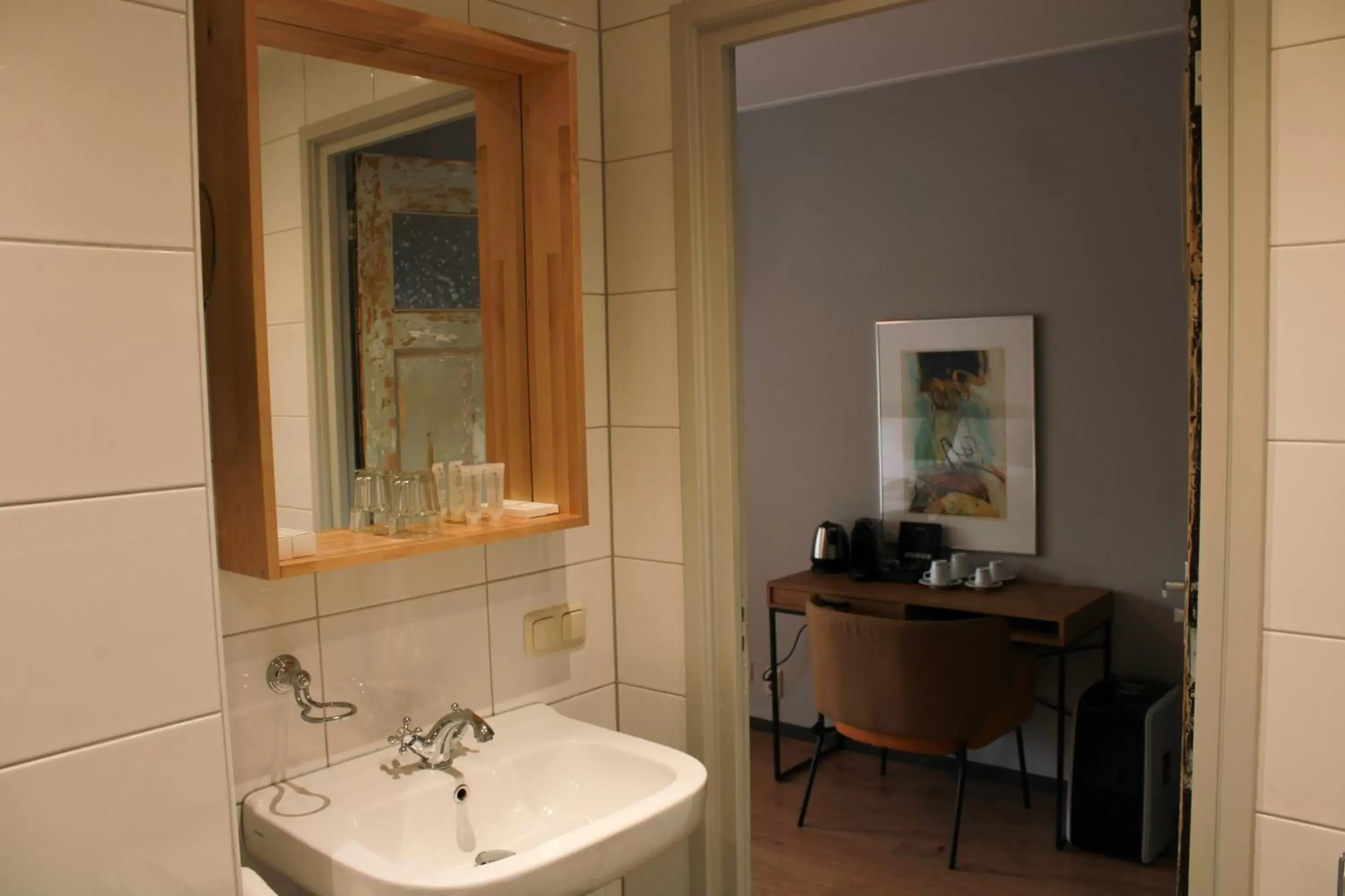 Deluxe Queen Room in HOLT Hotel Deluxe Queen Room in HOLT Hotel