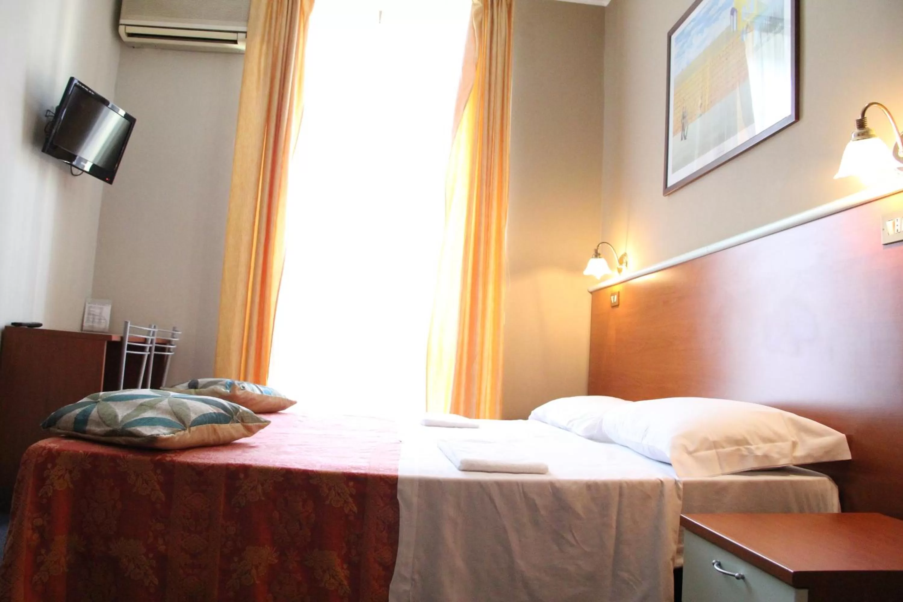 TV and multimedia, Bed in Hotel MM Dateo