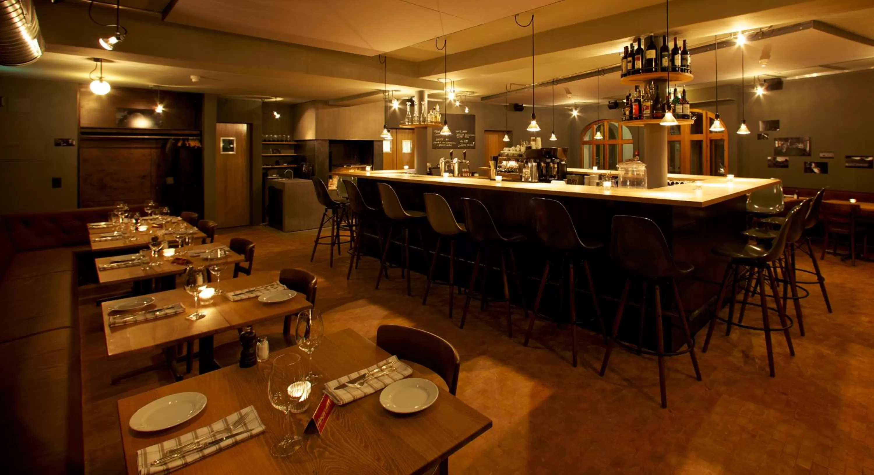 Restaurant/places to eat in Arena Guesthouse