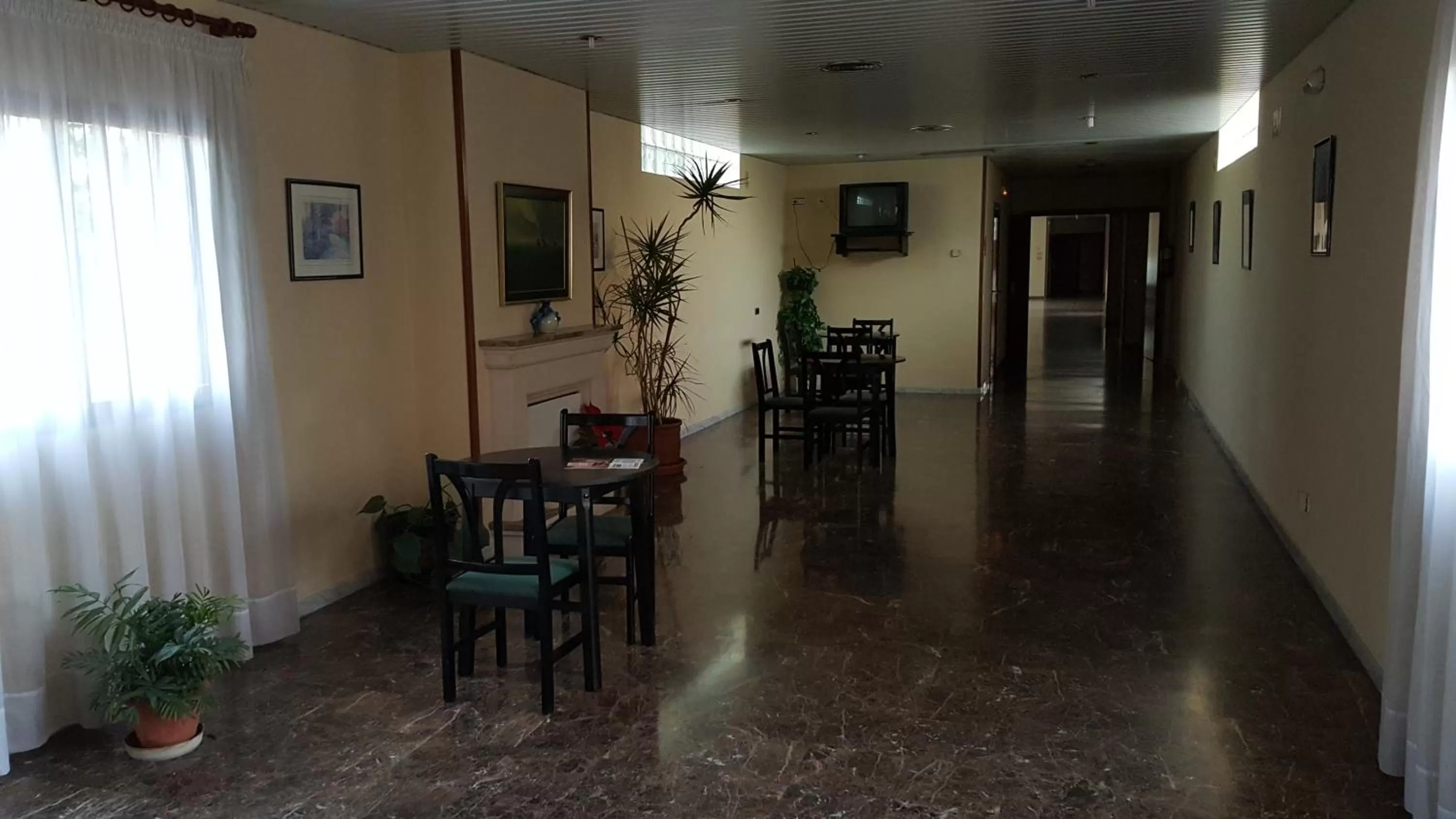 Communal lounge/ TV room in Hotel Reina Isabel