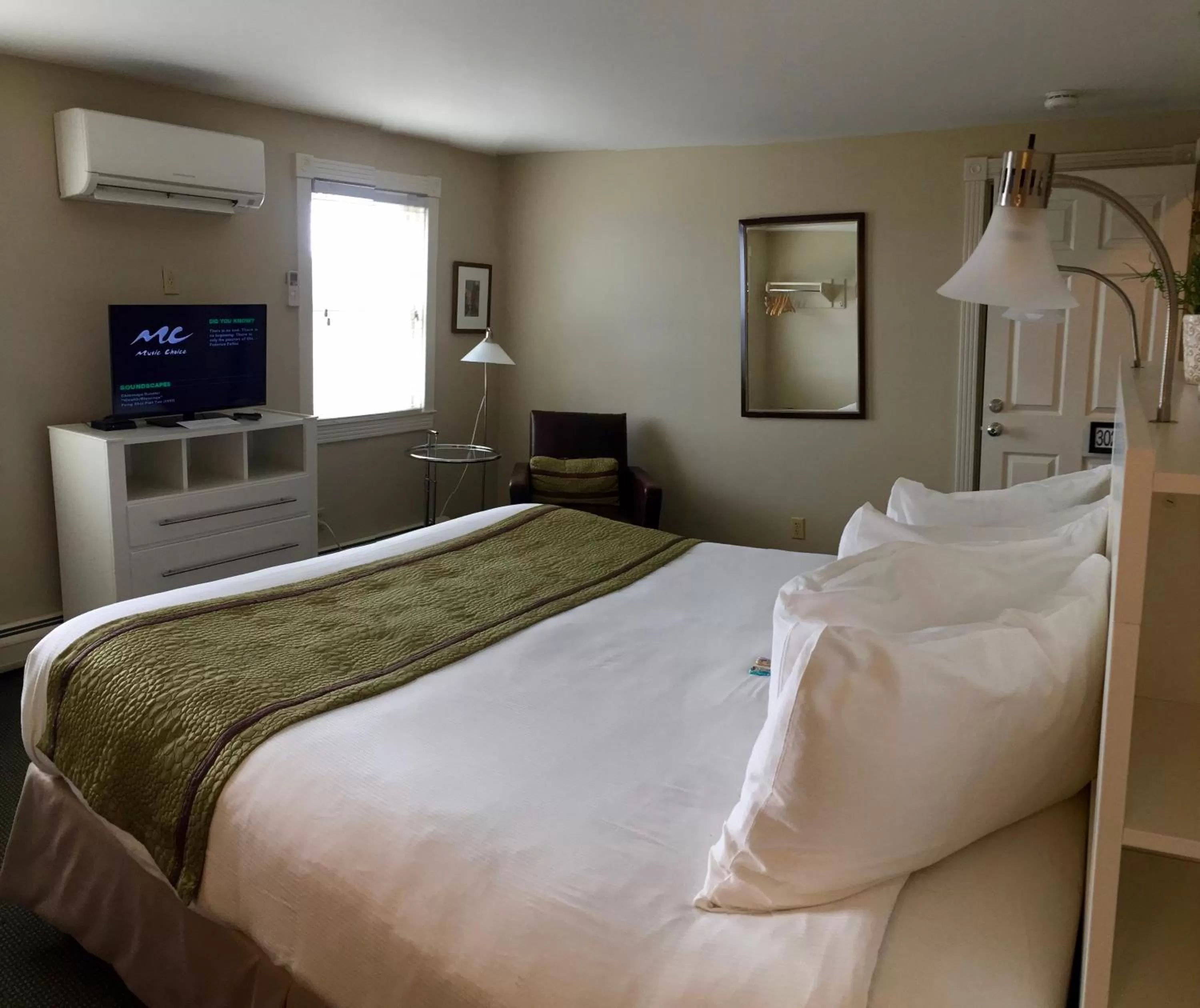 Bedroom, Bed in Pilgrim House