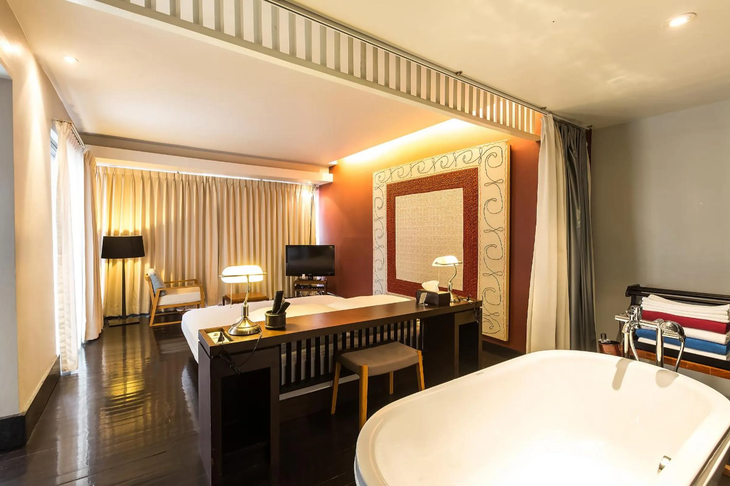 Bathroom, Bed in Loogchoob Homestay