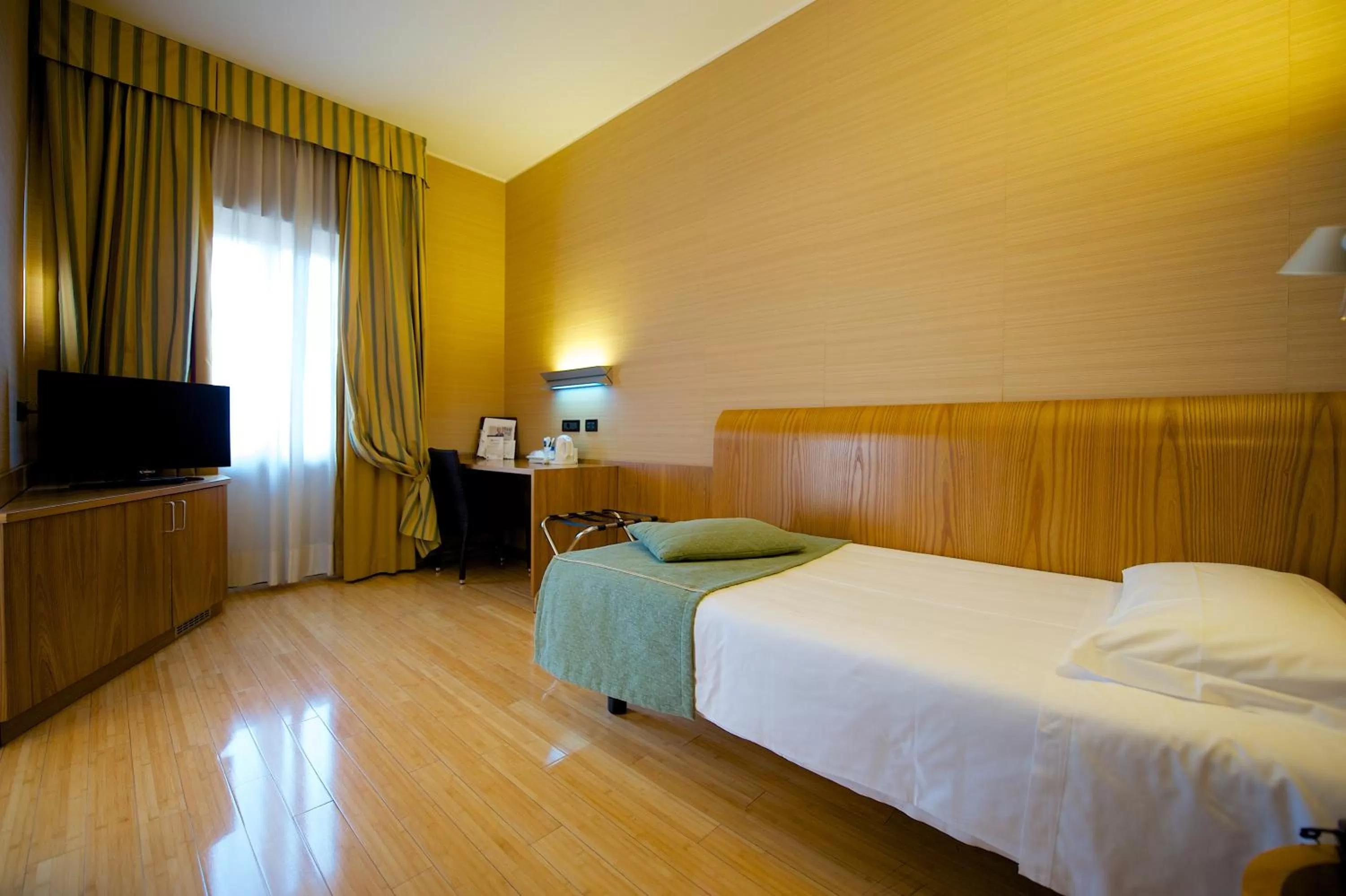 Bedroom, Bed in Best Western Hotel Luxor