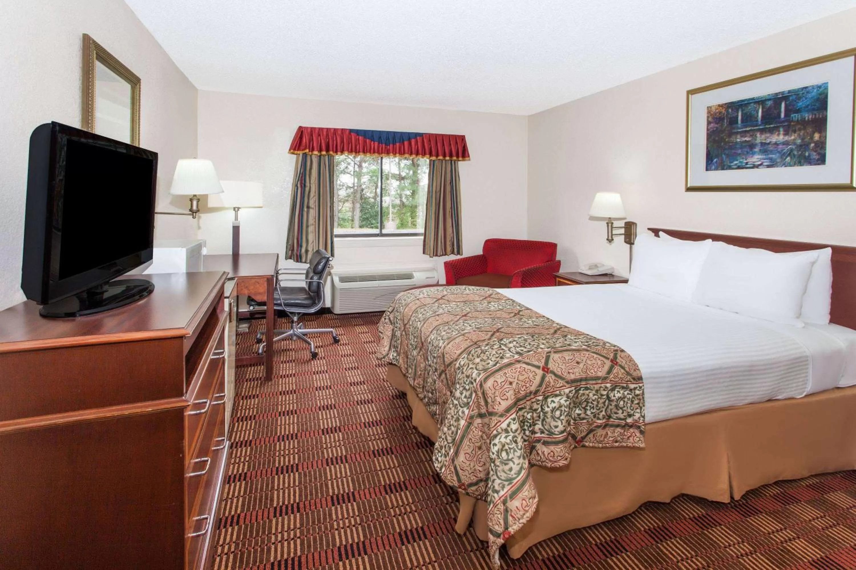 Photo of the whole room, Bed in Baymont by Wyndham Smyrna