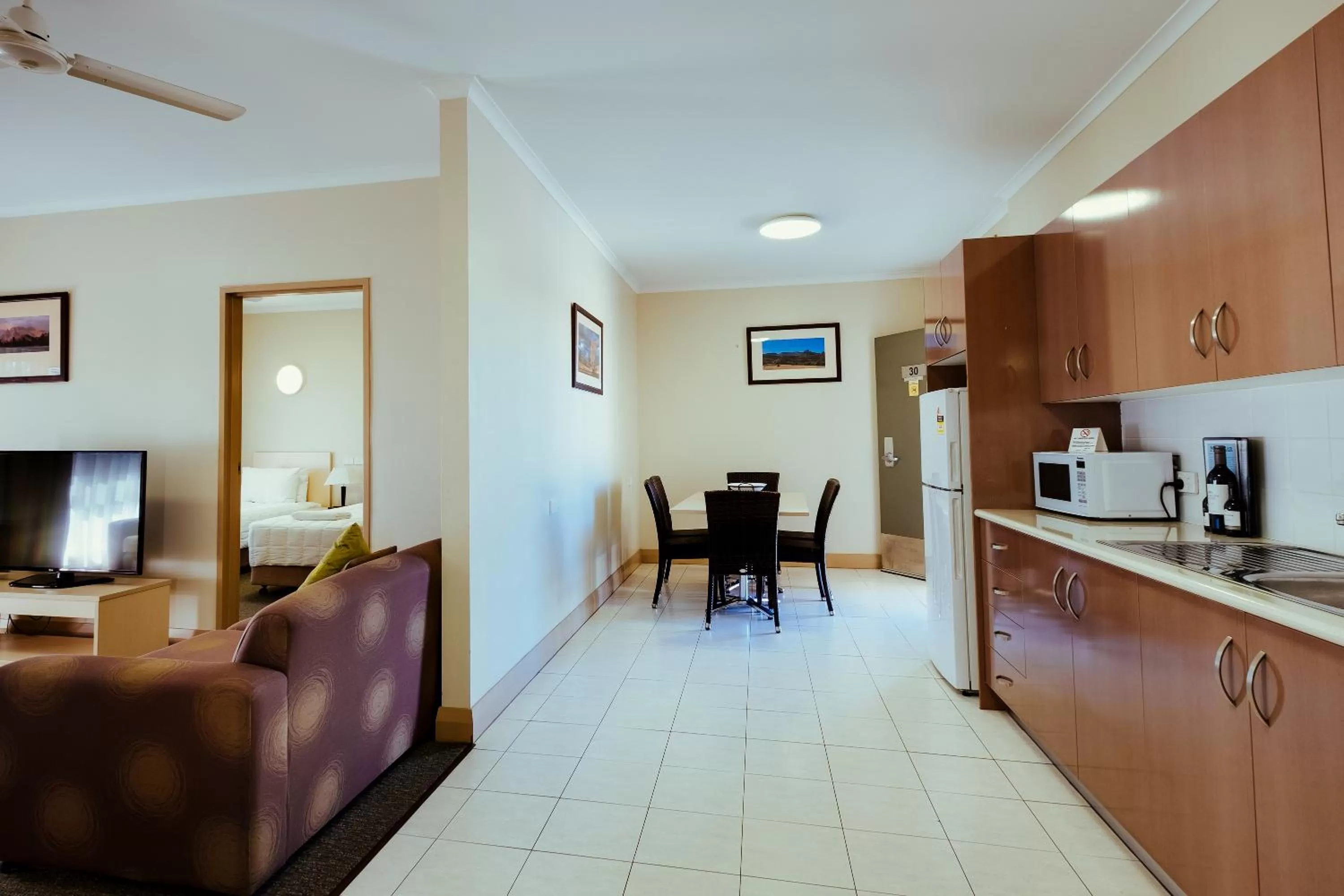 Kitchen or kitchenette in Club Motor Inn