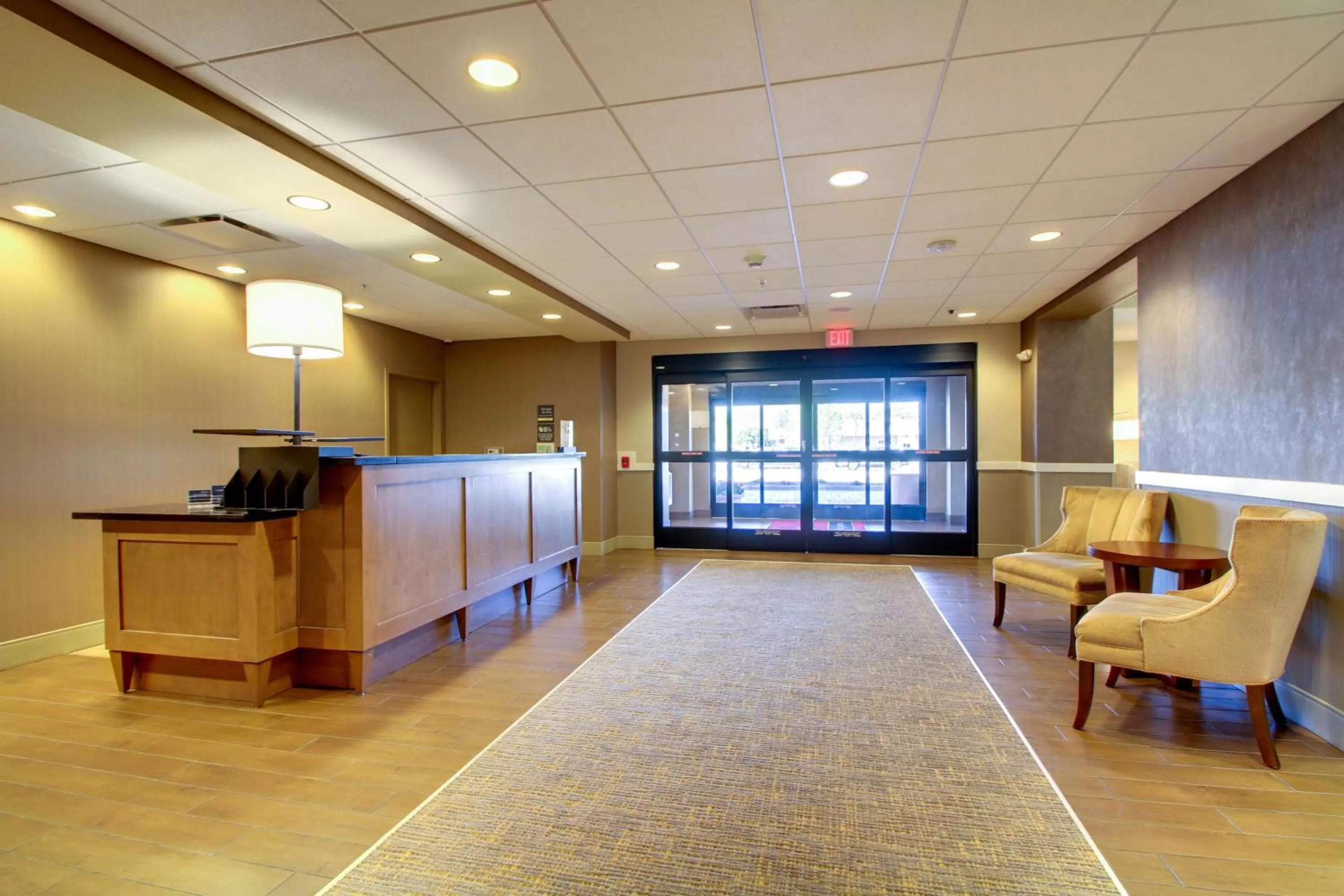 Lobby or reception in Hampton Inn & Suites Milwaukee West