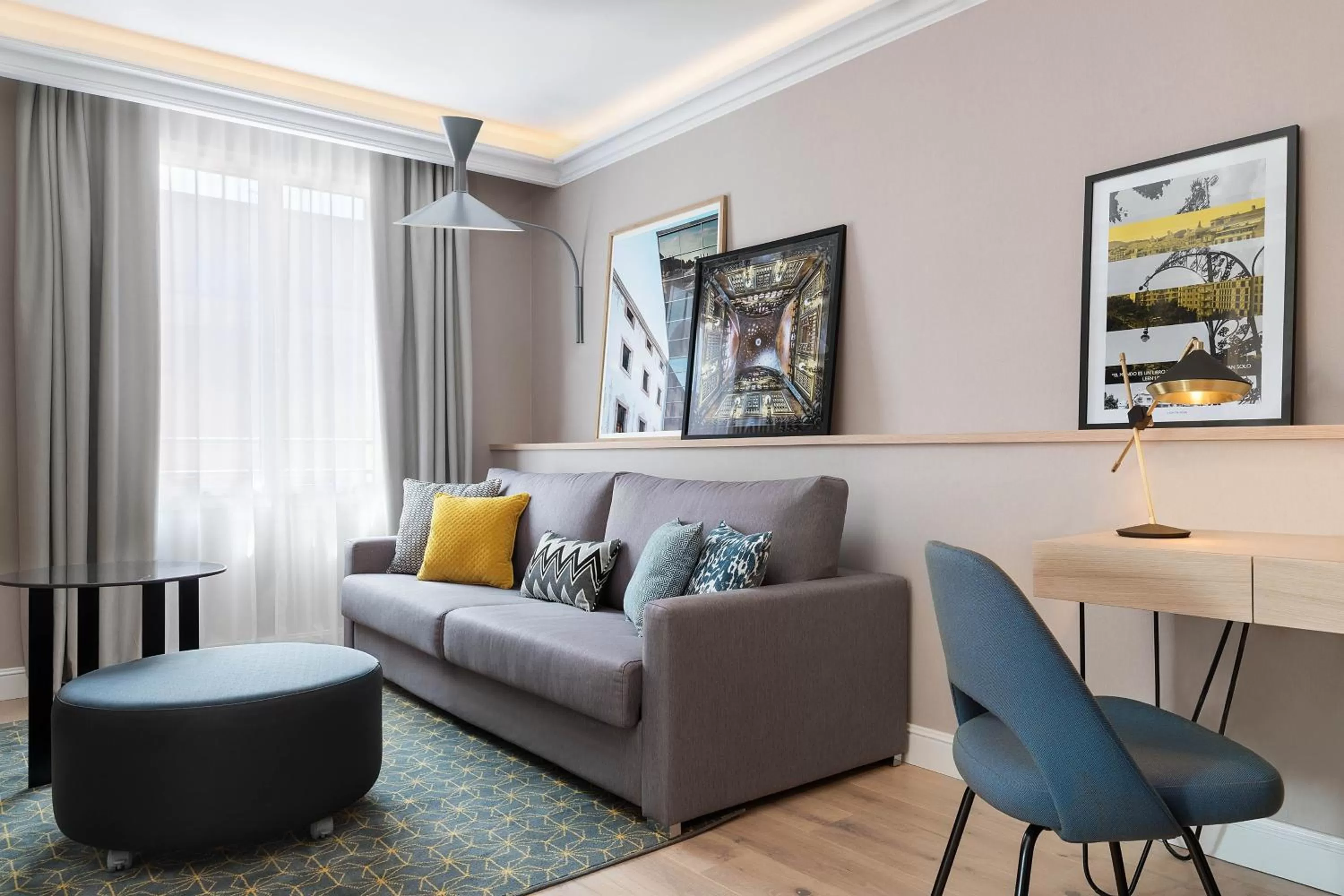 Photo of the whole room in Le Meridien Barcelona