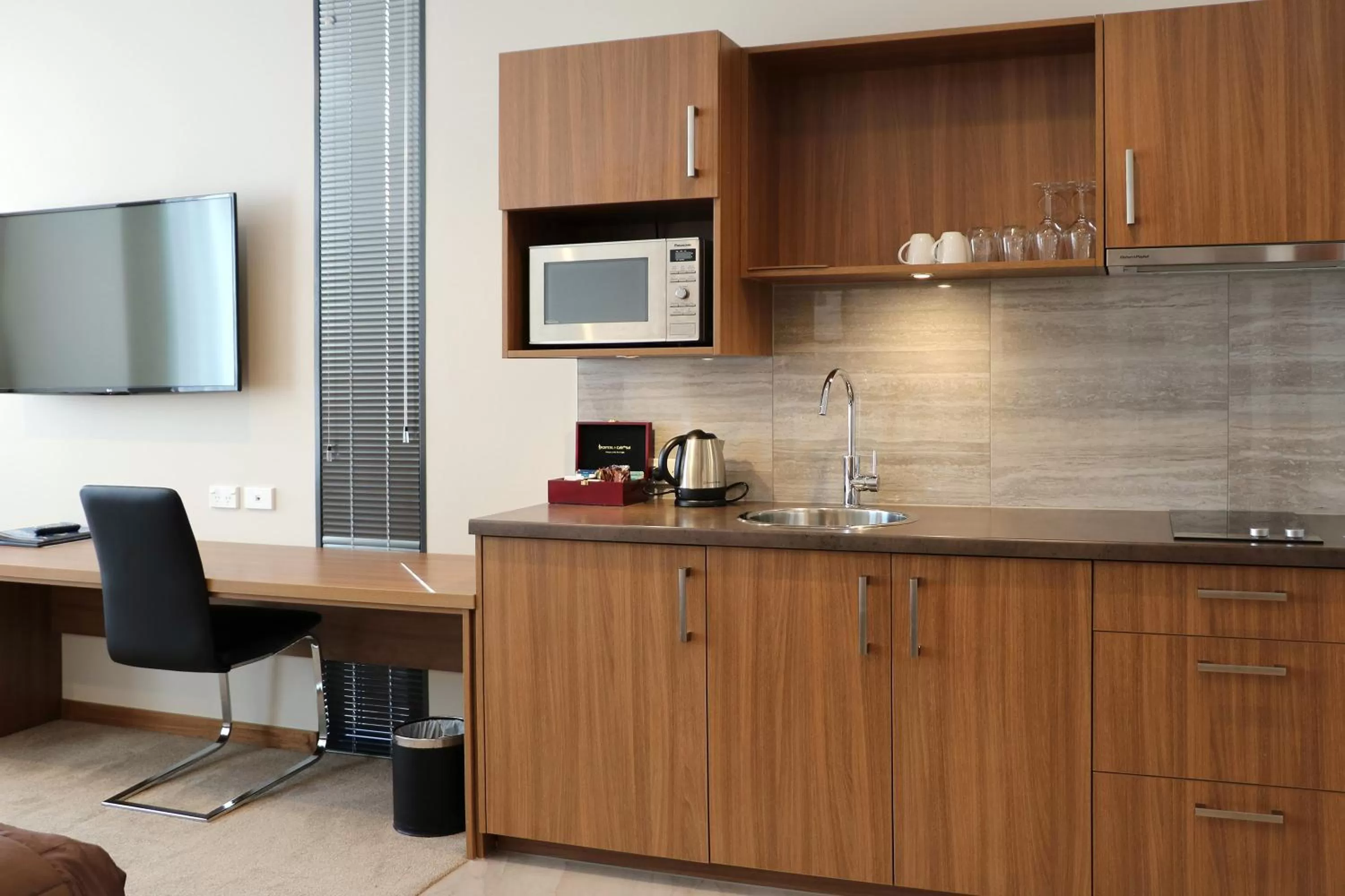 Kitchen or kitchenette in The Victoria Hotel Dunedin