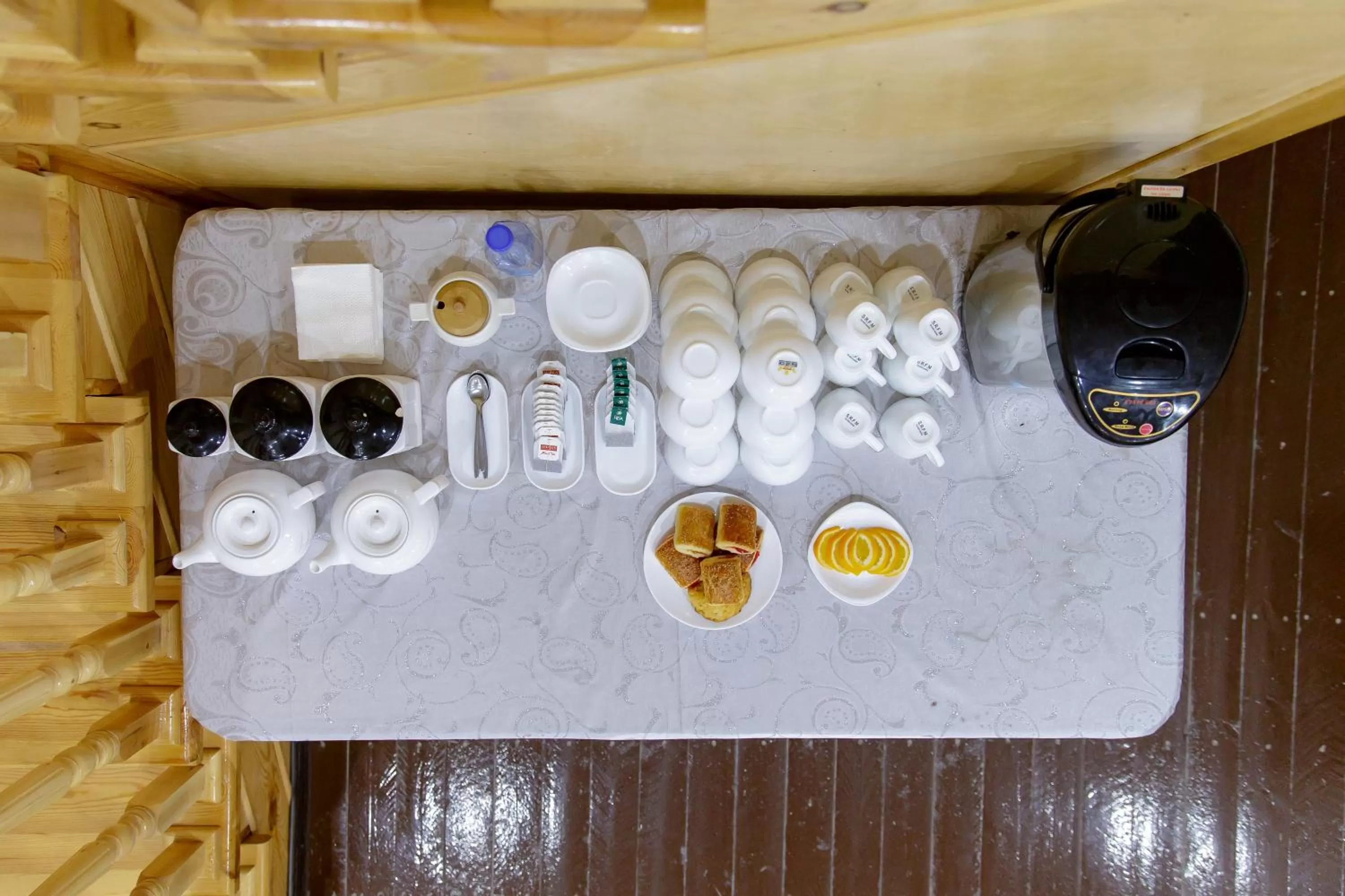 Coffee/tea facilities in Caravan Hotel