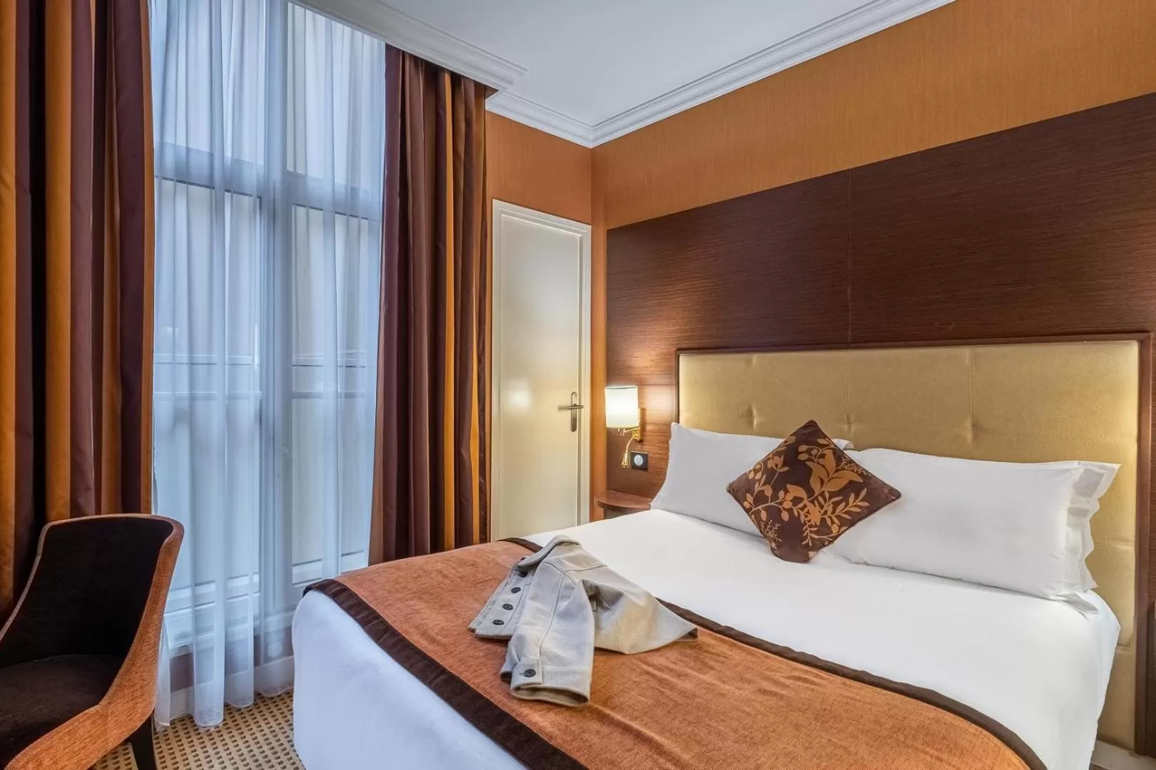 Bed in Hôtel 85 Saint Honore