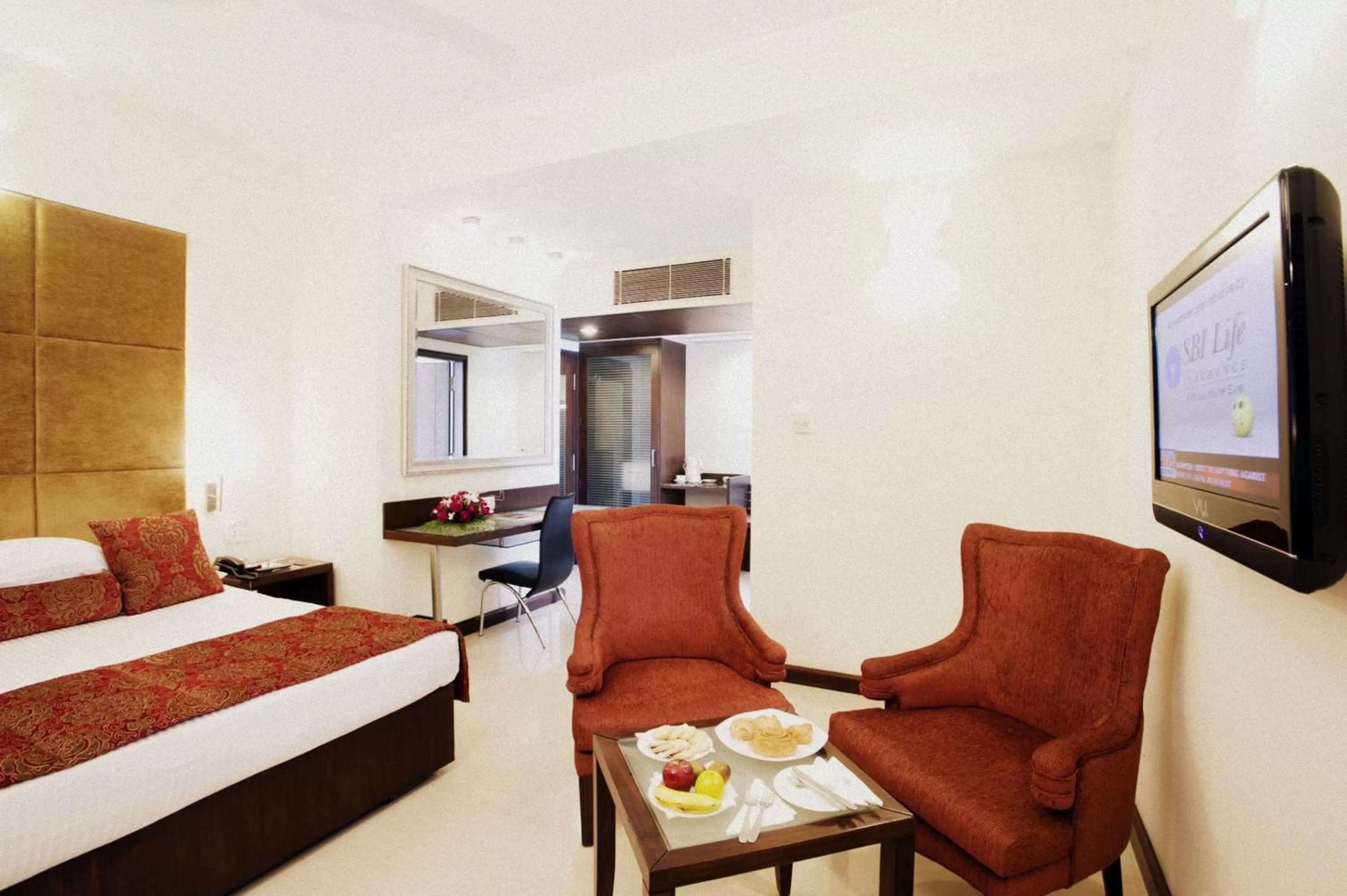 View (from property/room), Bed in Hotel Express Towers