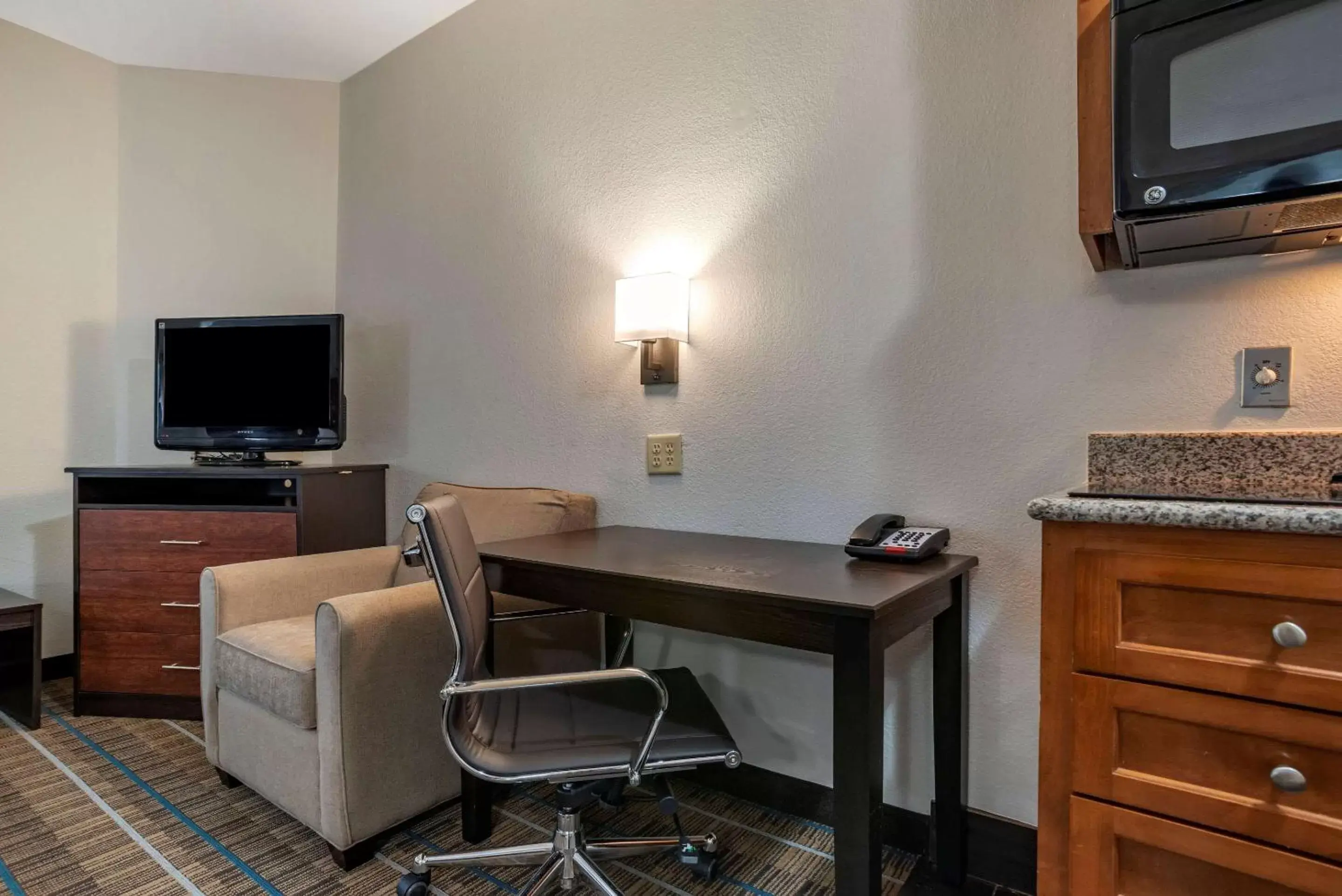One Room Suite - Non Smoking in MainStay Suites Denham Springs - Baton Rouge East One Room Suite - Non Smoking in MainStay Suites Denham Springs - Baton Rouge East