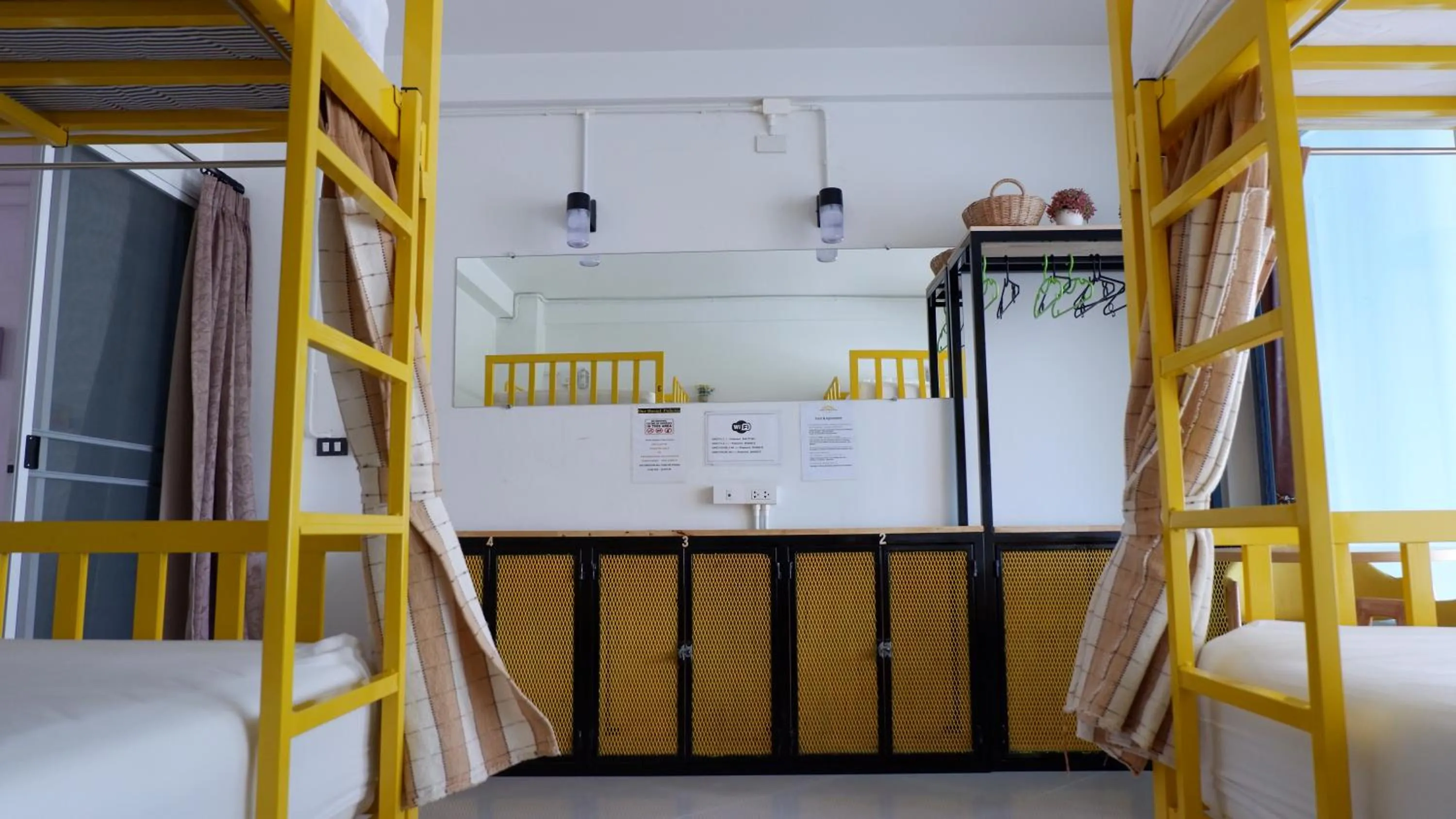 microwave, Bed in Daizy House