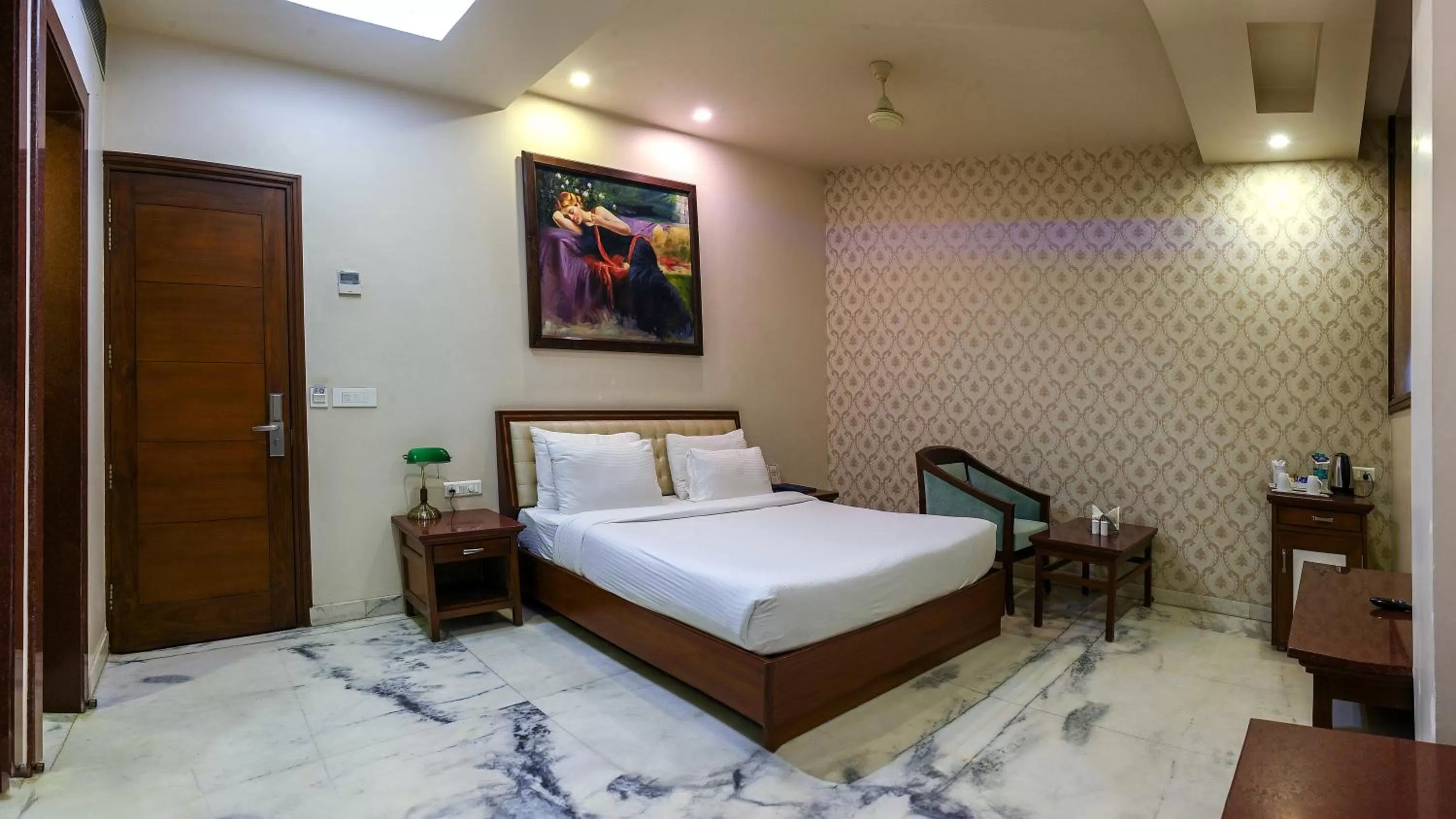 Bedroom, Bed in Hotel Leela Grande