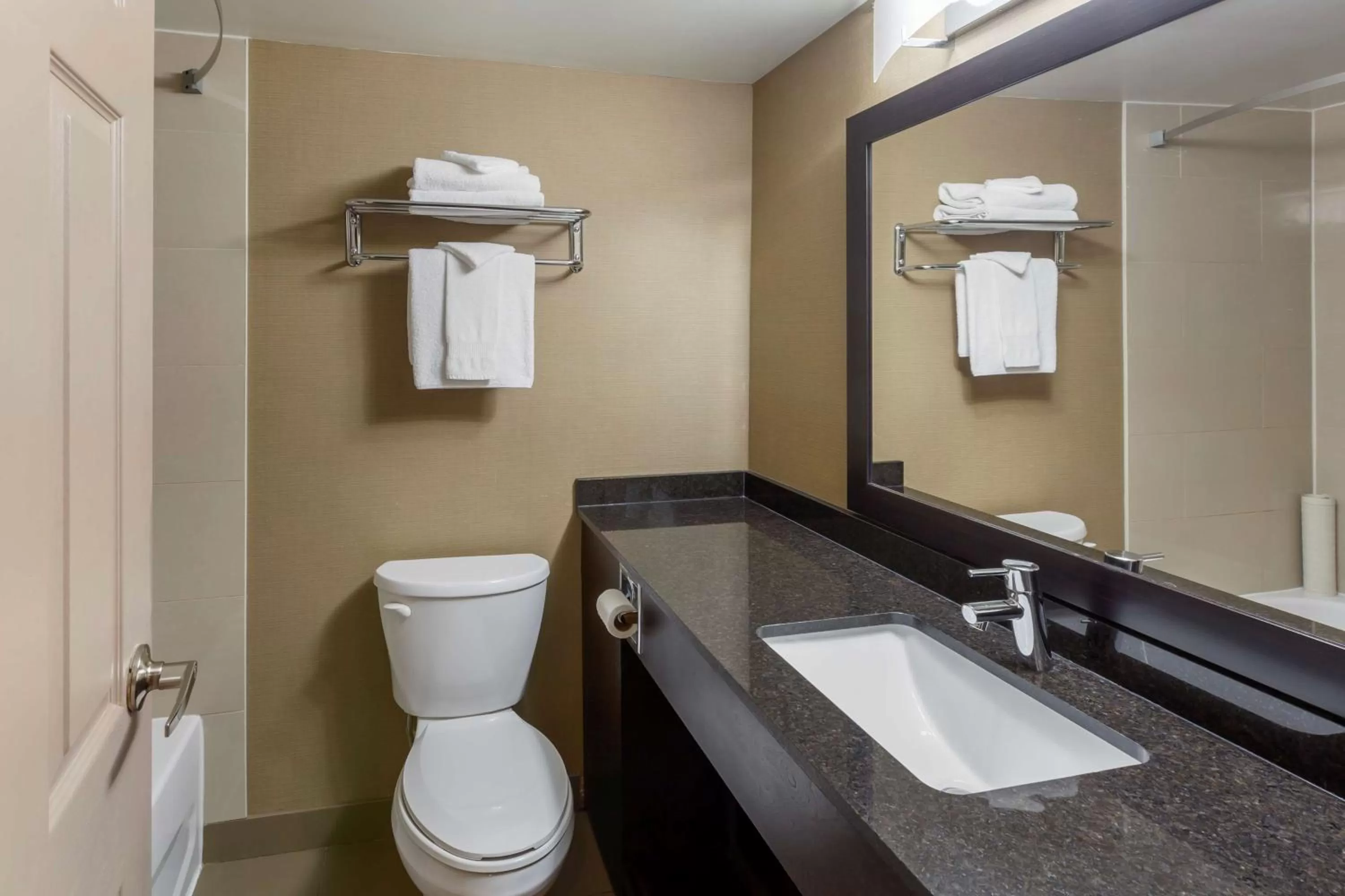 Bathroom in Best Western Plus Leamington Hotel & Conference Centre