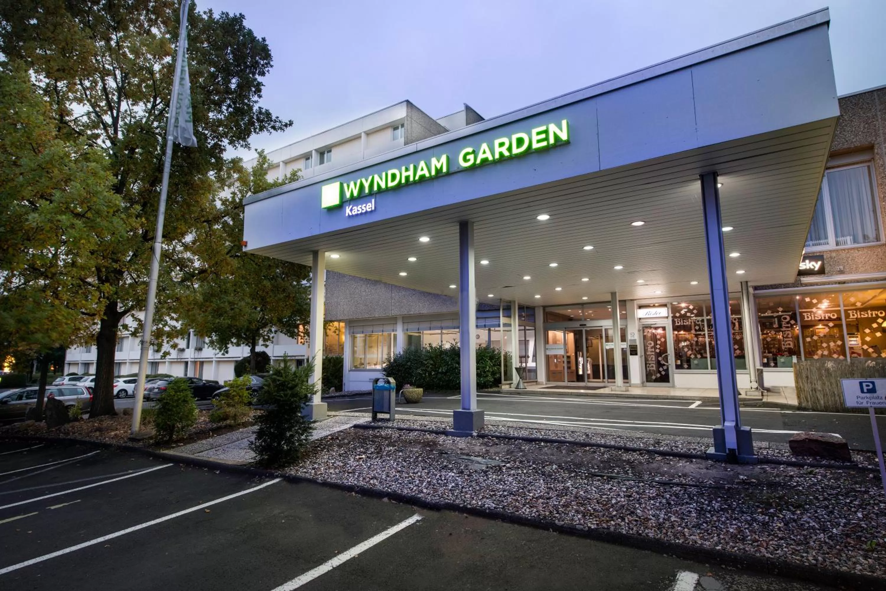 Facade/entrance in Wyndham Garden Kassel