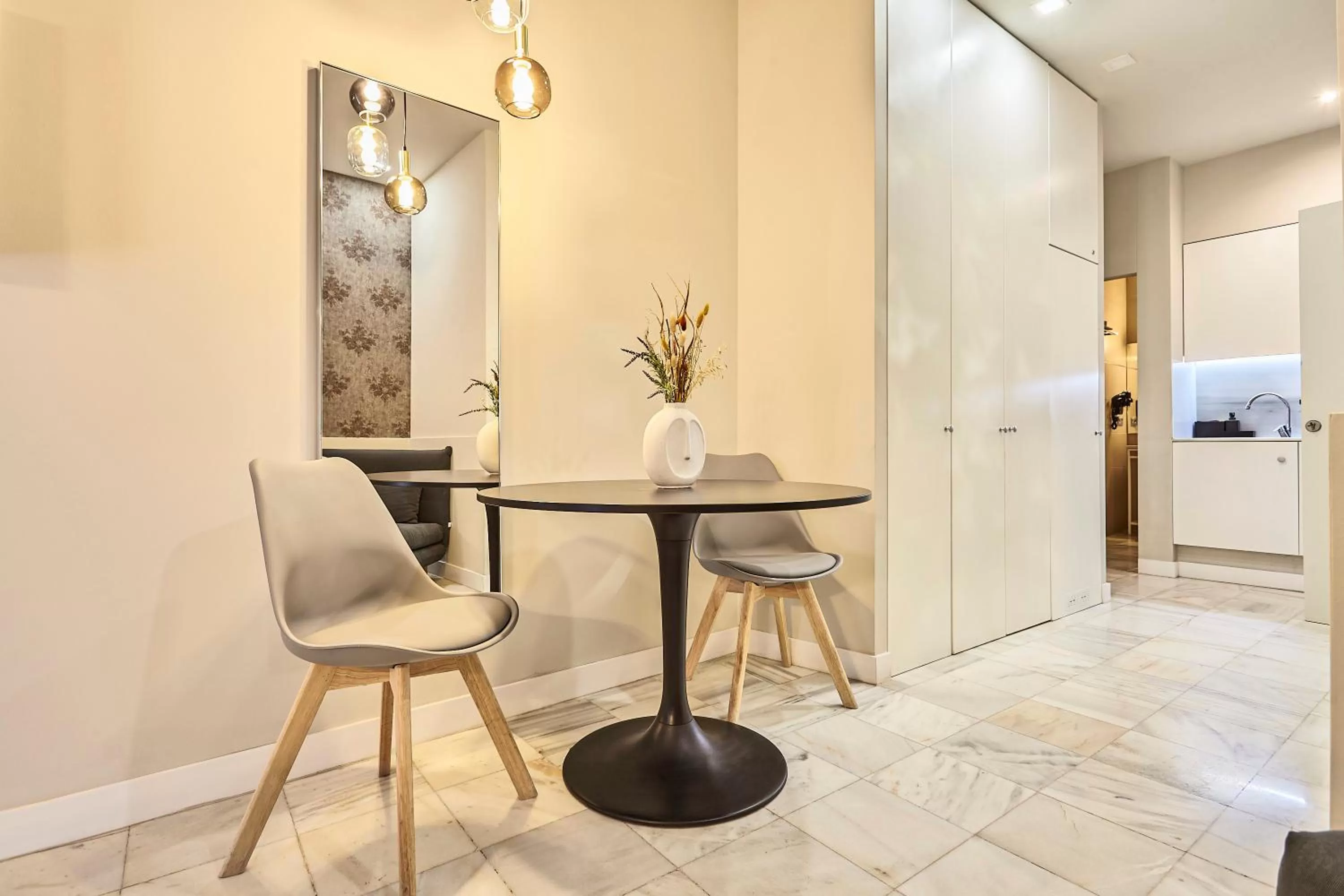 Dining Area in Hello Alicante Apartamentos
