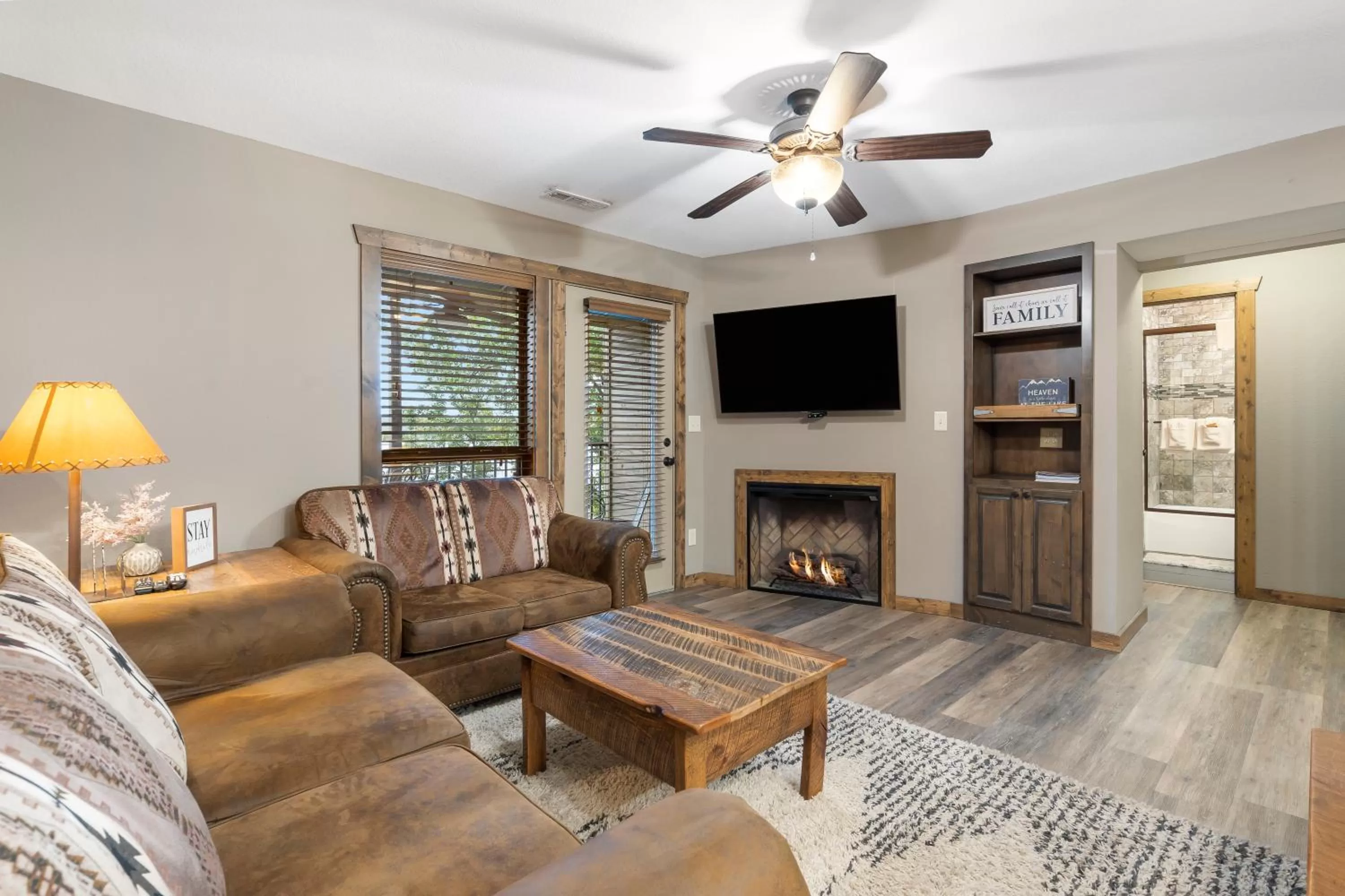 Living room in Table Rock Resorts at Indian Point