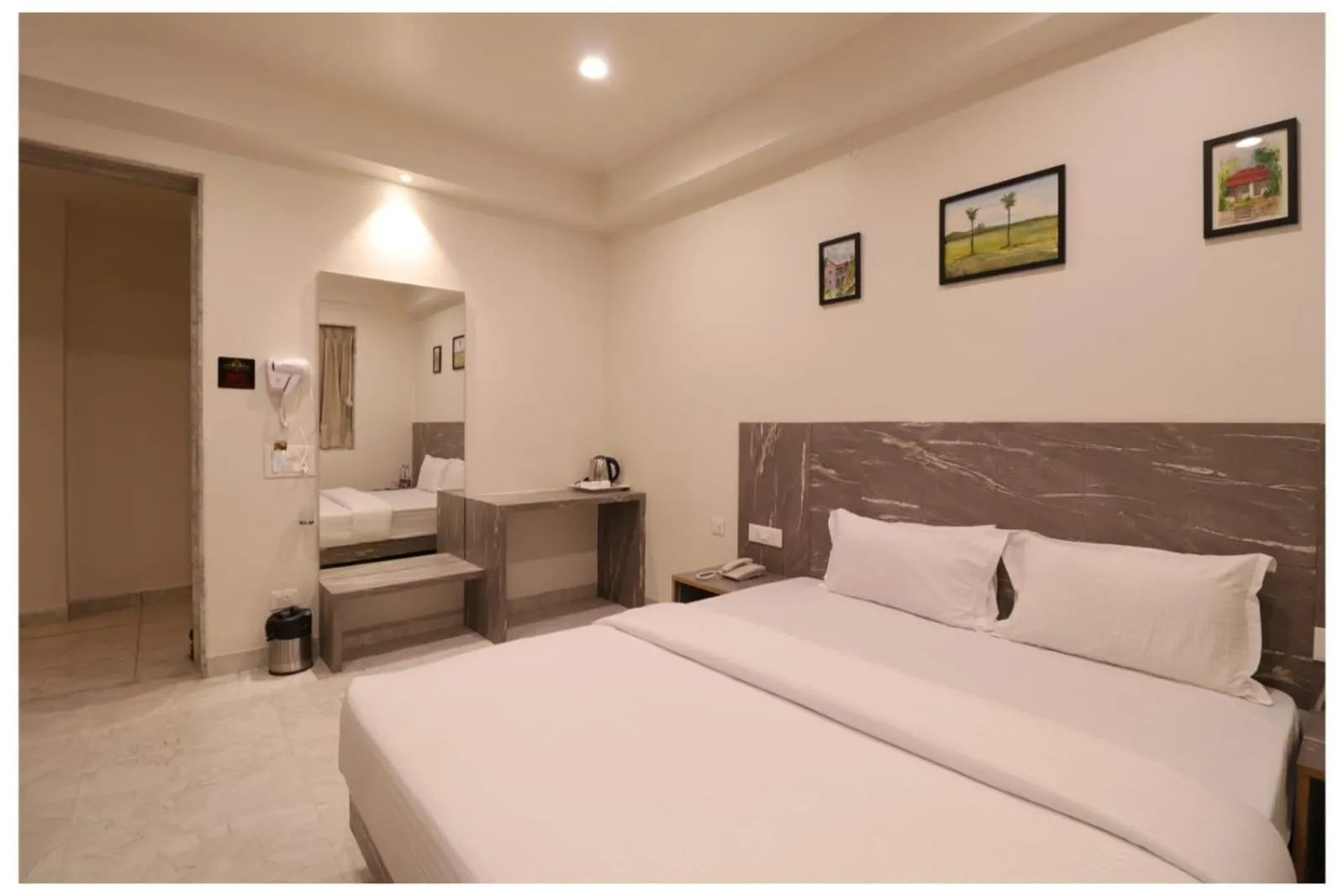 Bedroom, Bed in Hotel Jay Palace Inn