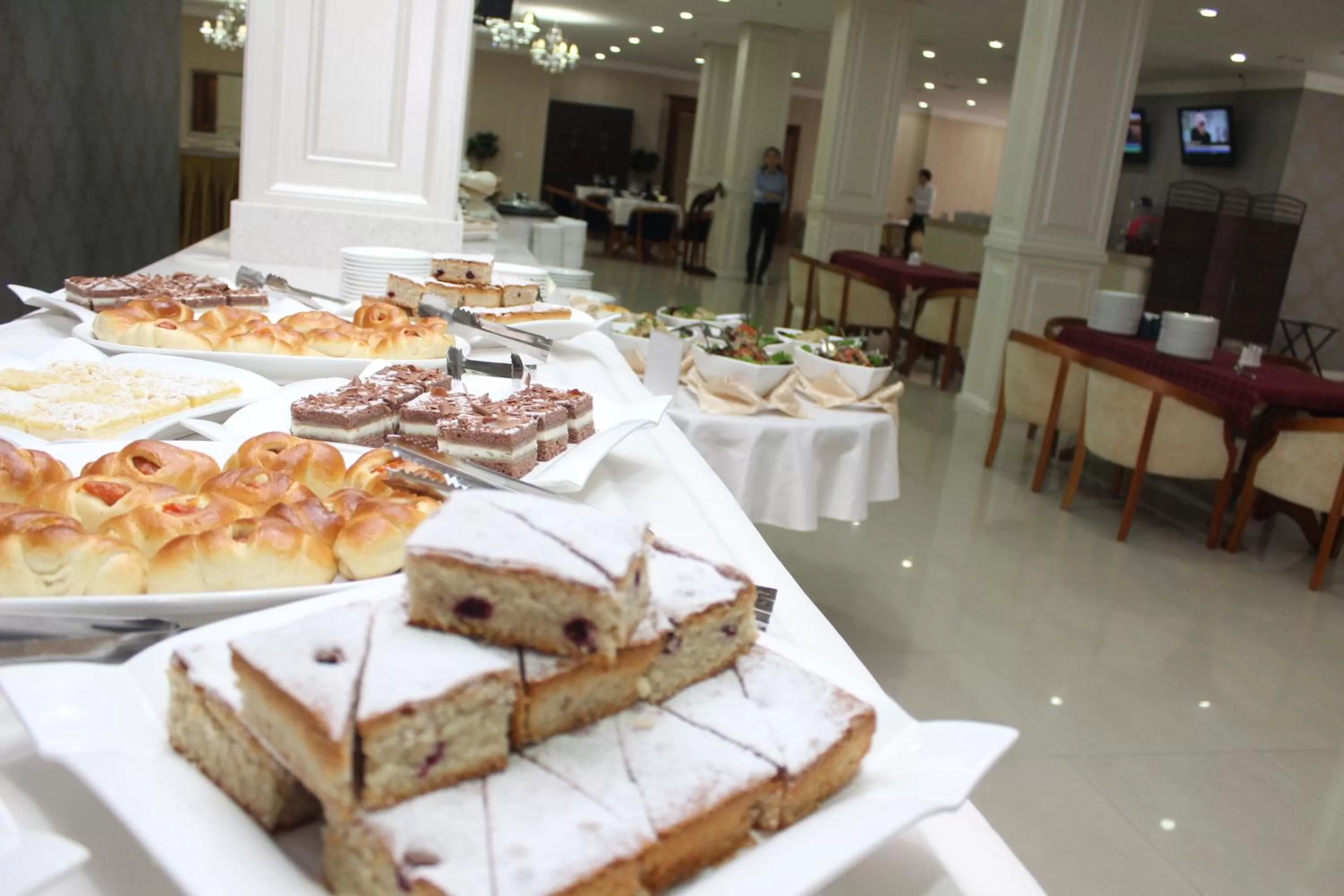 Restaurant/places to eat in King Hotel Astana