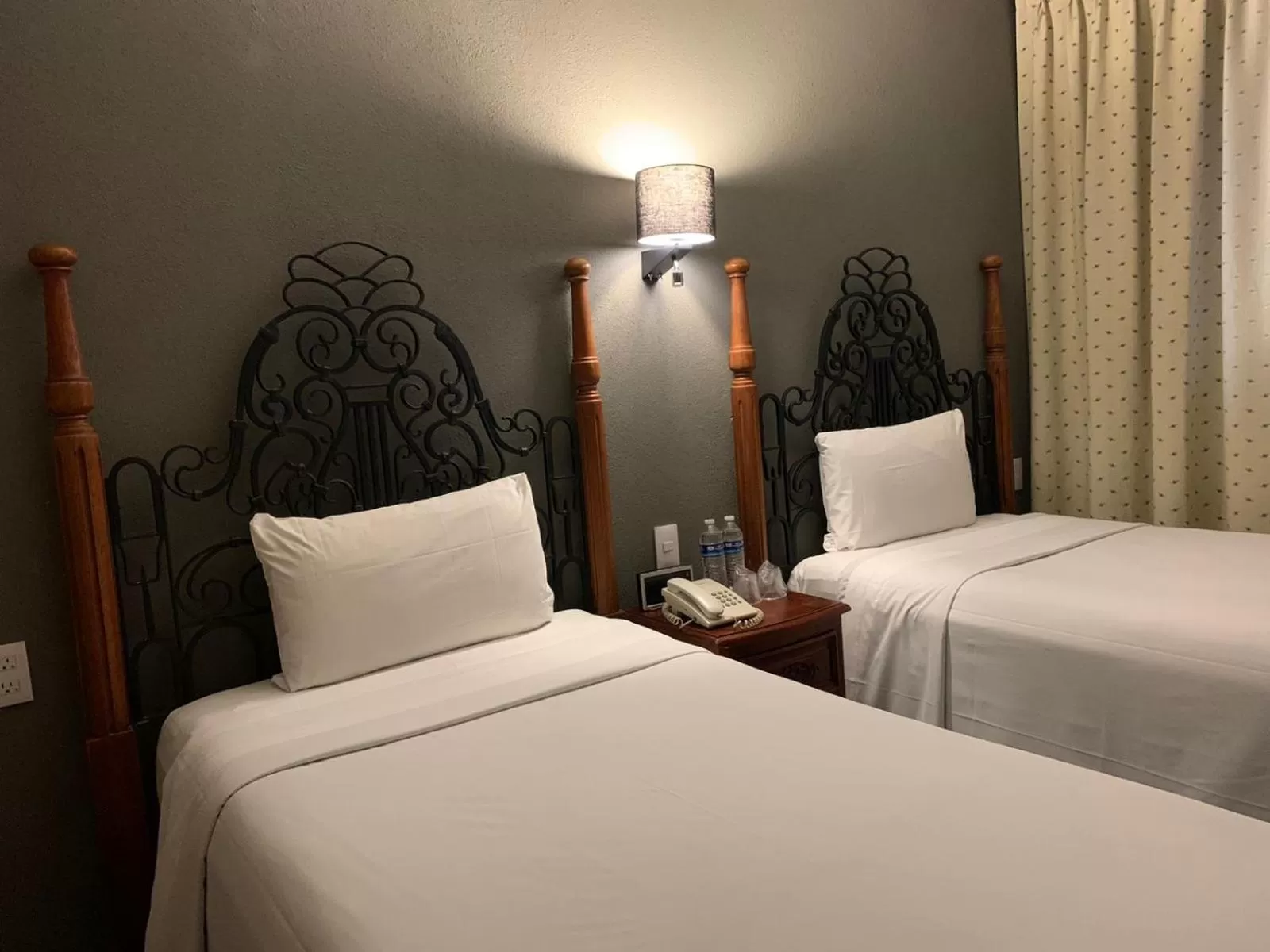 Twin Room in Canada Central & Rooftop