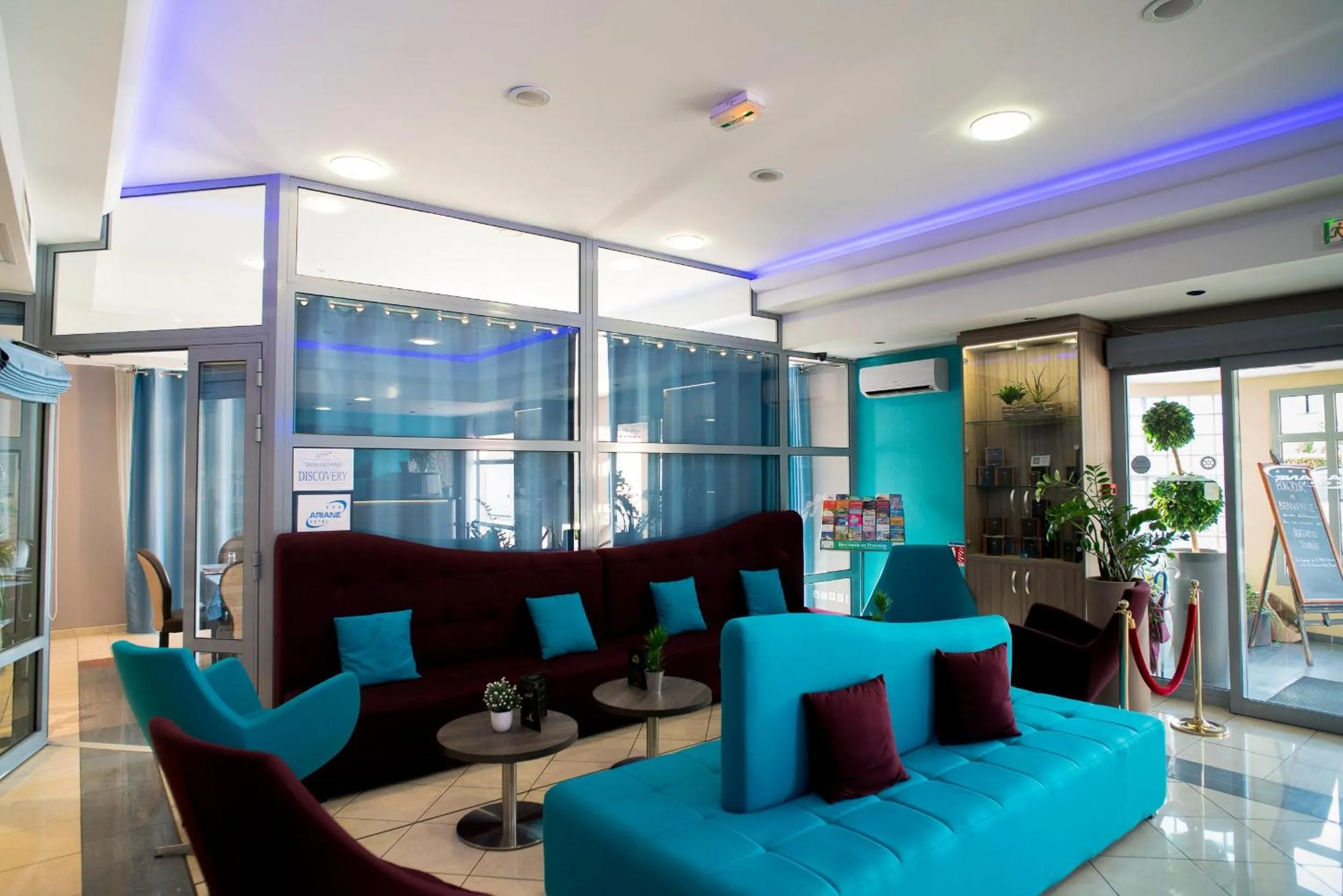 Lobby or reception in Hôtel Ariane