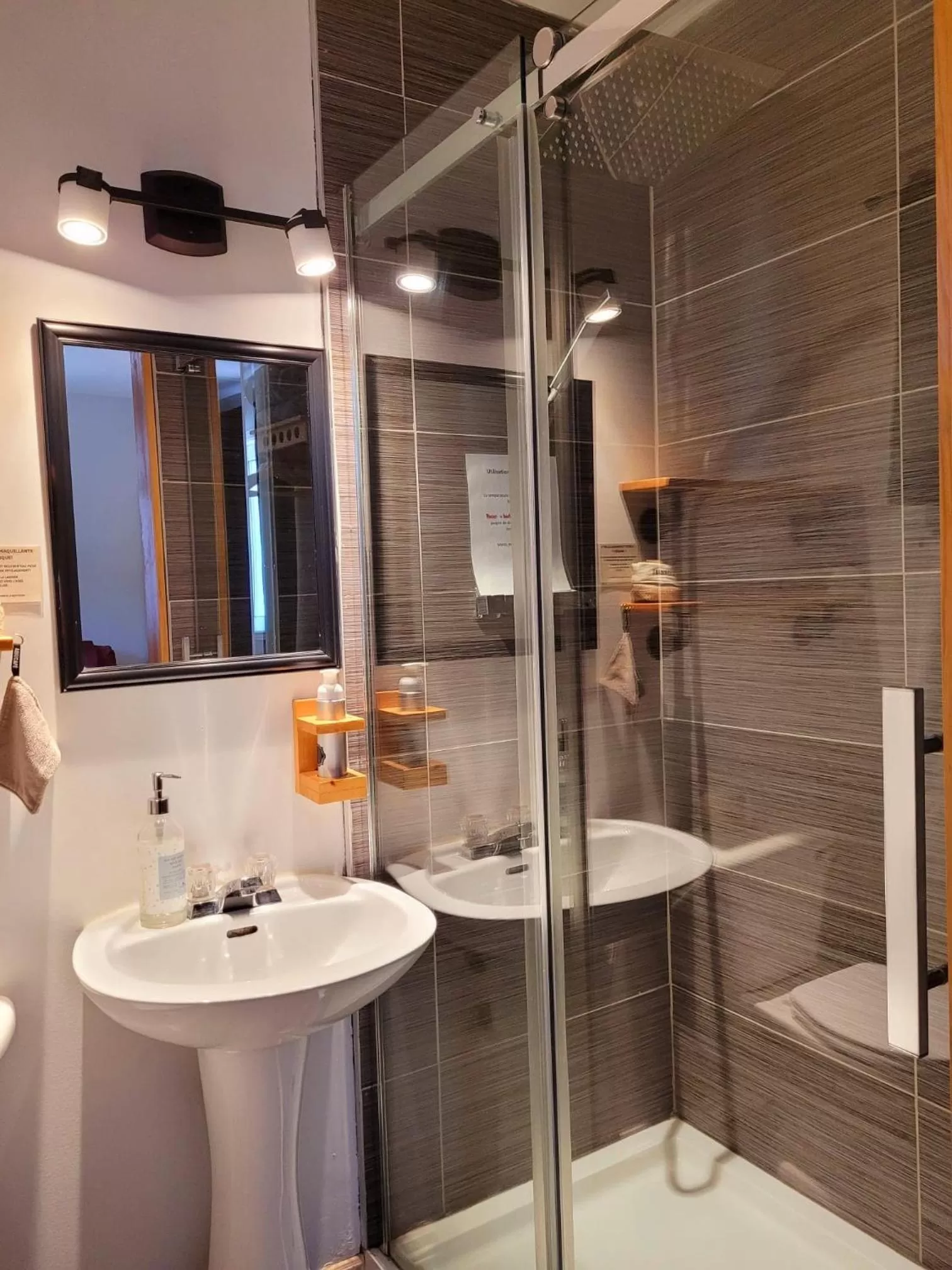 Bathroom in Motel Abricafé