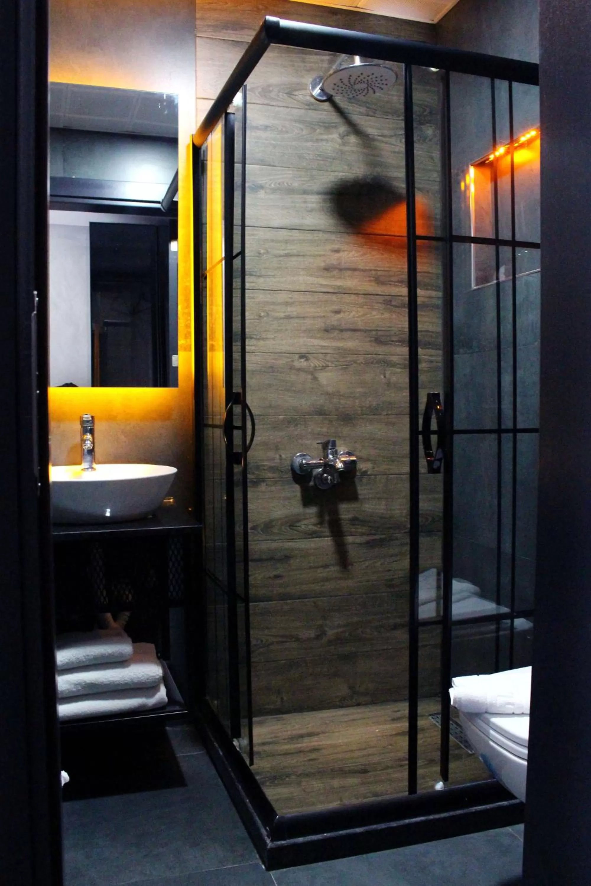 Shower in Istanbul Fair Hotel