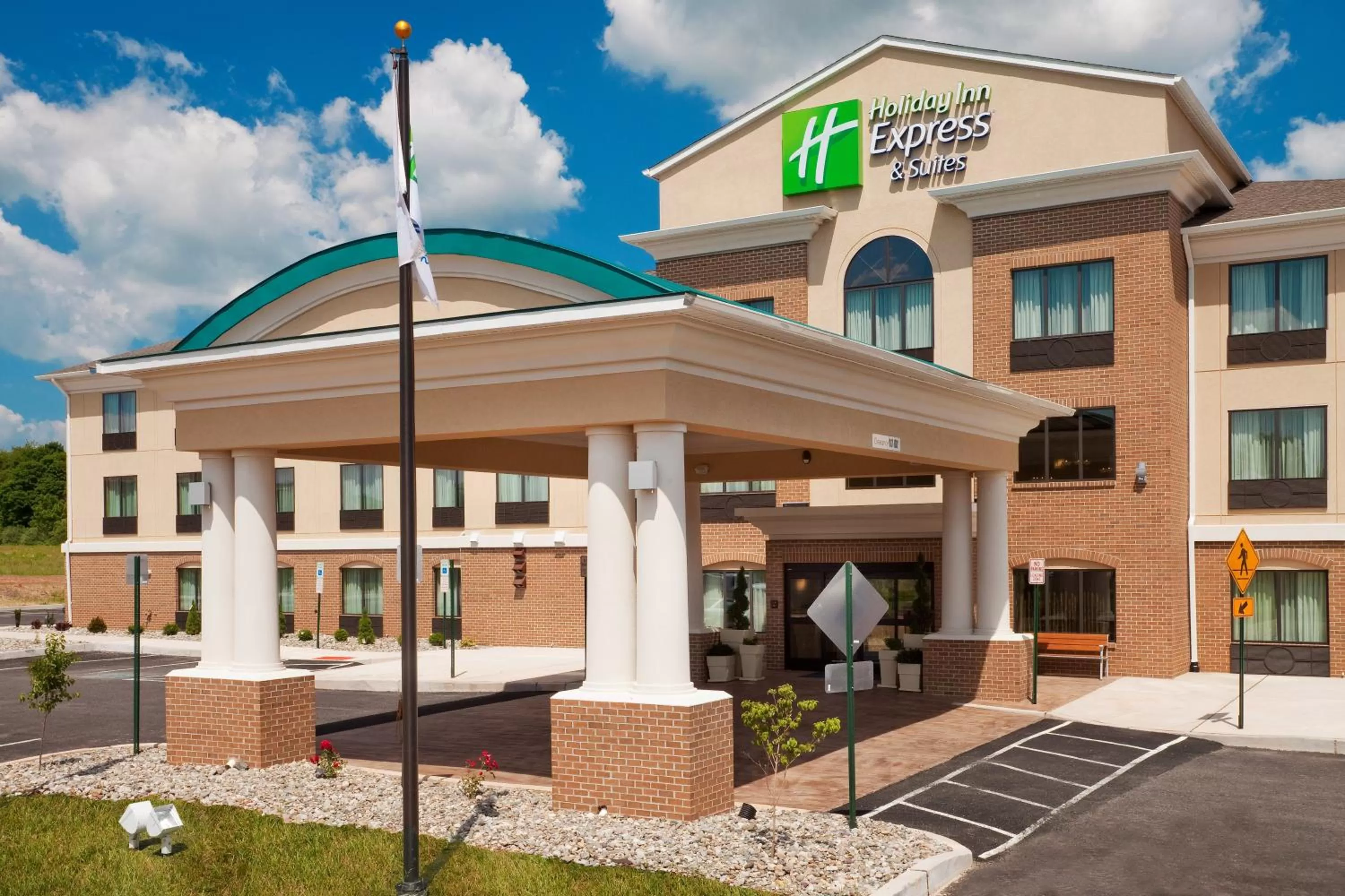 Property building in Holiday Inn Express and Suites Limerick - Pottstown by IHG